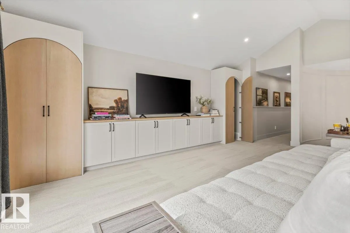 8 JARDIN Place