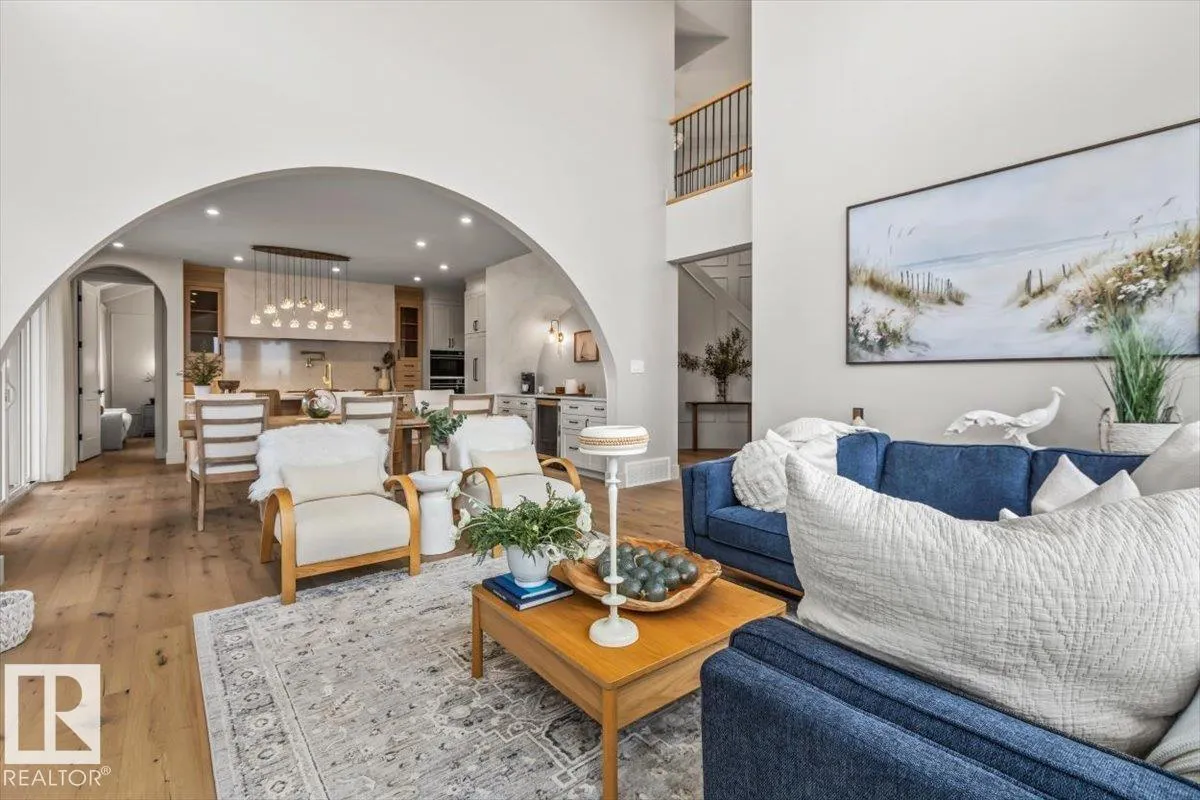 8 JARDIN Place