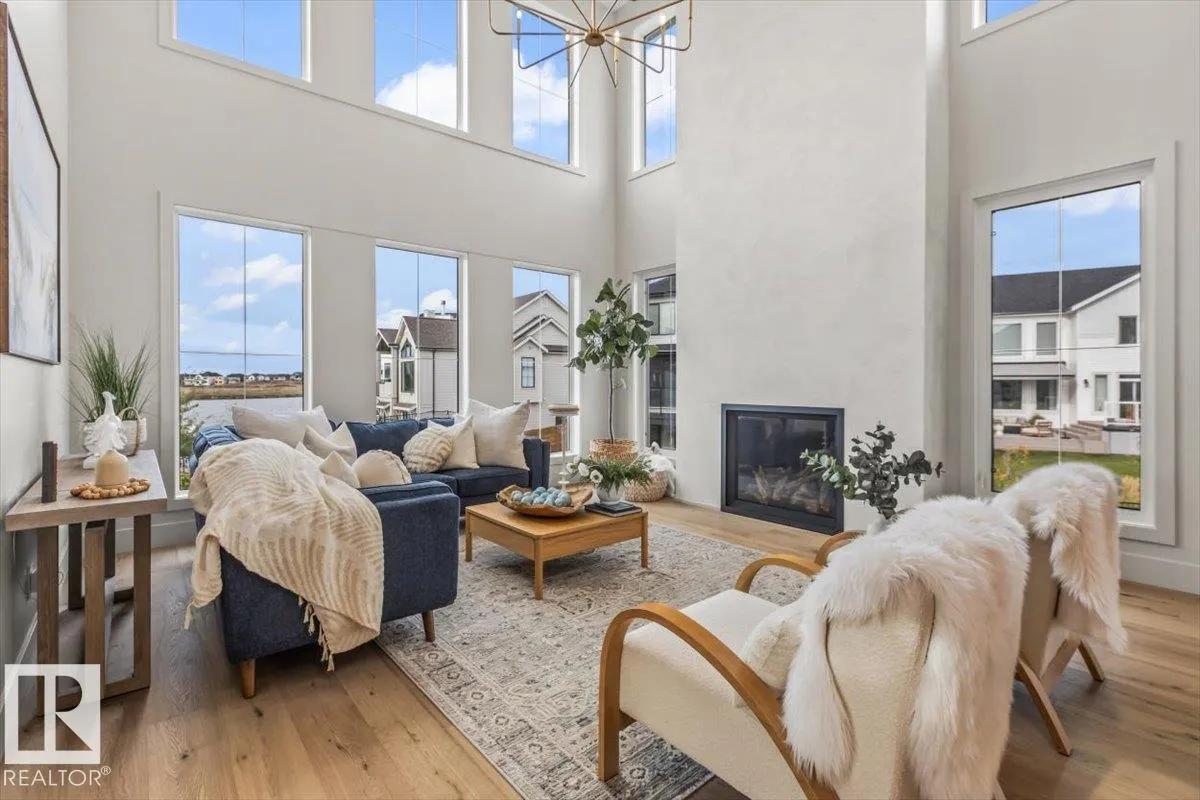 8 JARDIN Place