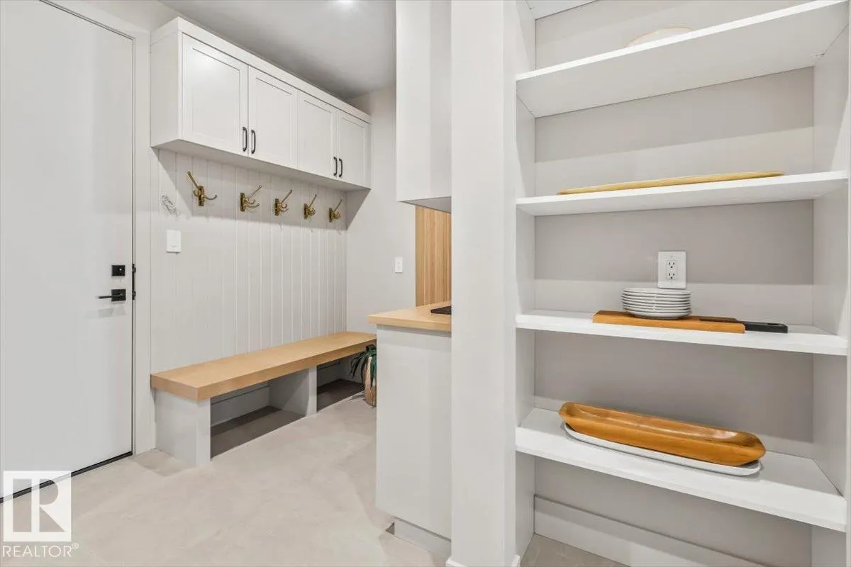 8 JARDIN Place