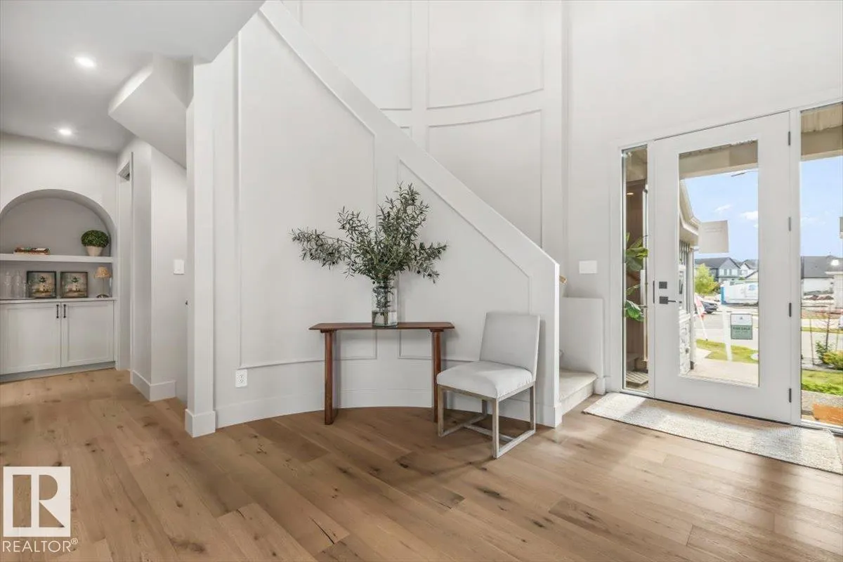 8 JARDIN Place