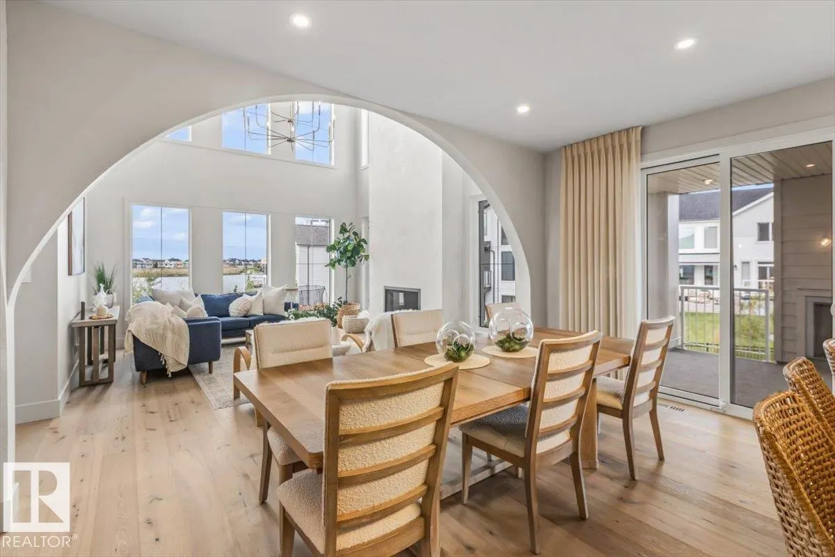 8 JARDIN Place