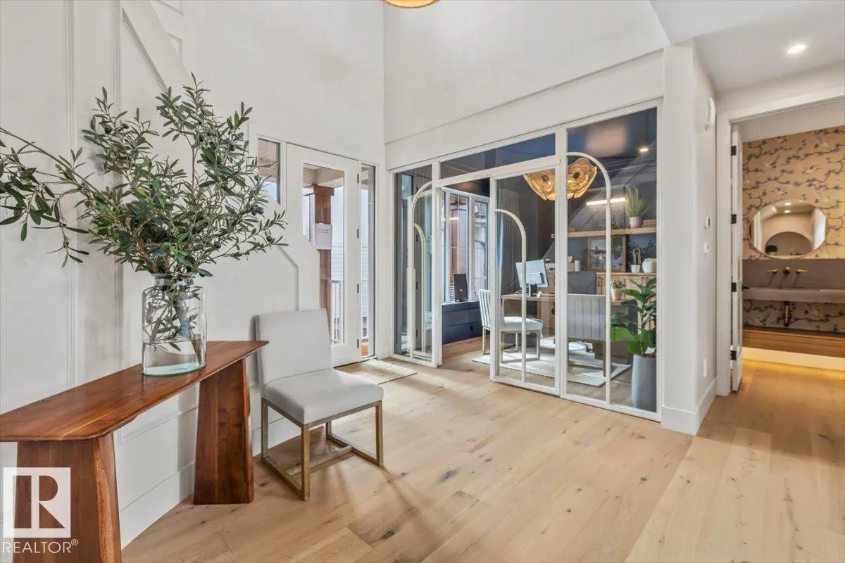 8 JARDIN Place