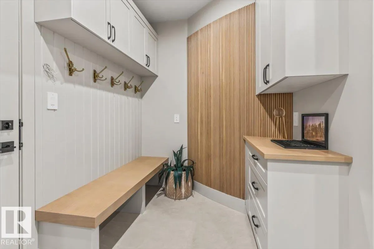 8 JARDIN Place