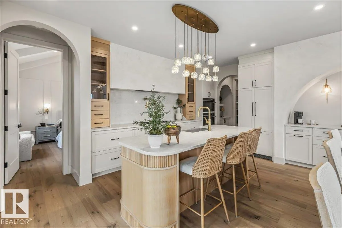 8 JARDIN Place