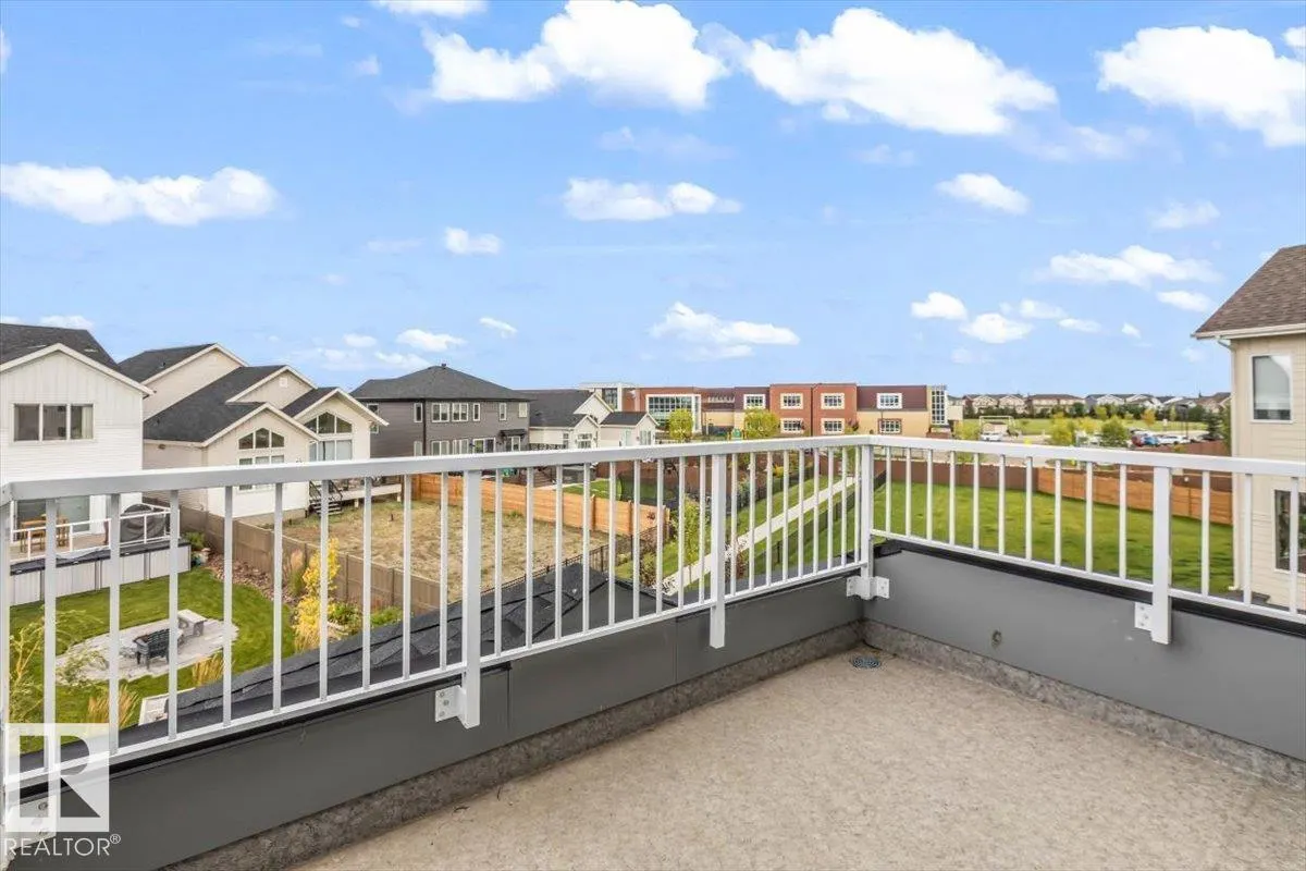 8 JARDIN Place