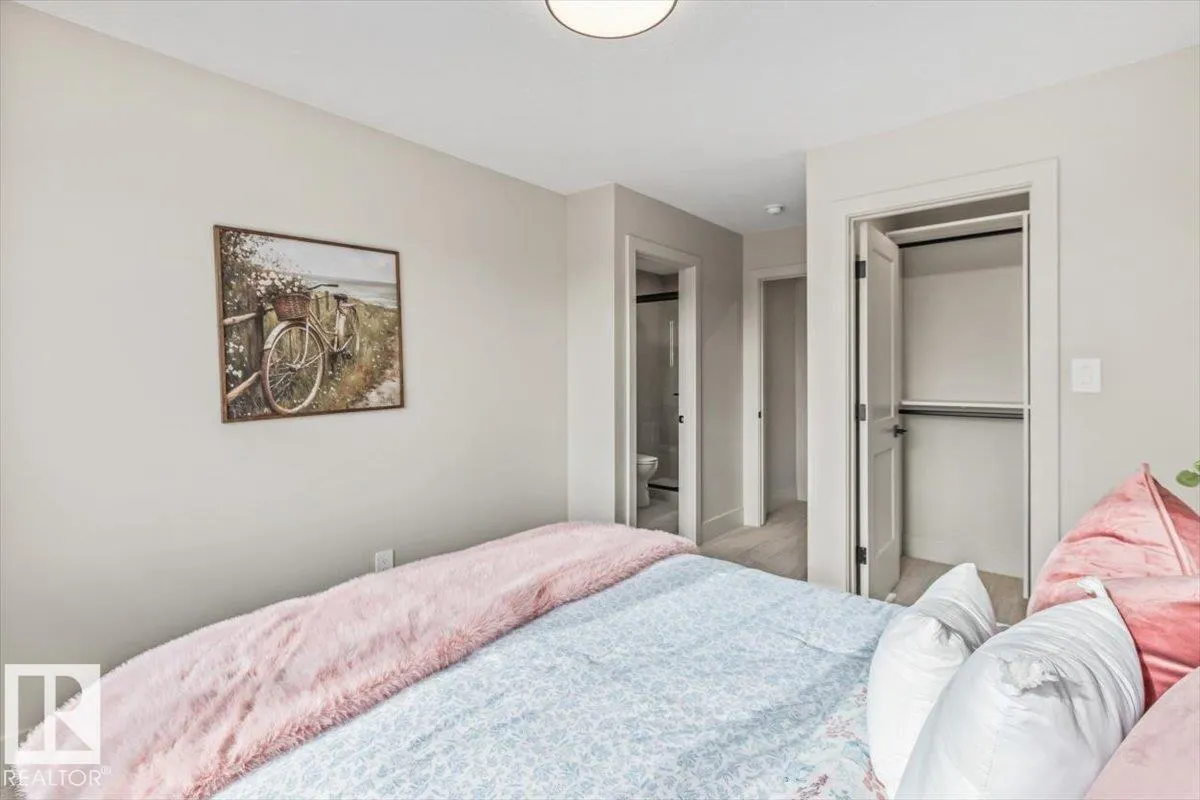 8 JARDIN Place