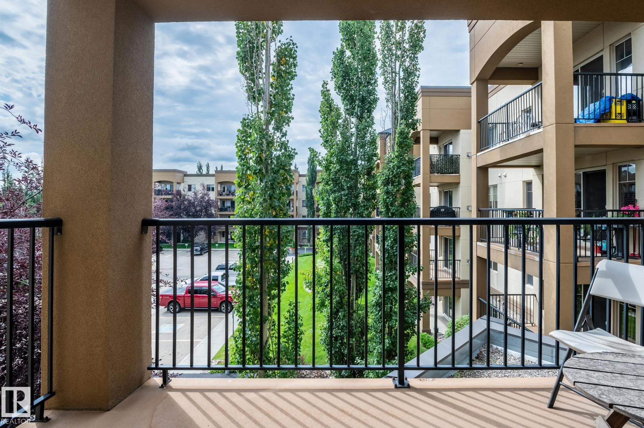 400 PALISADES Way