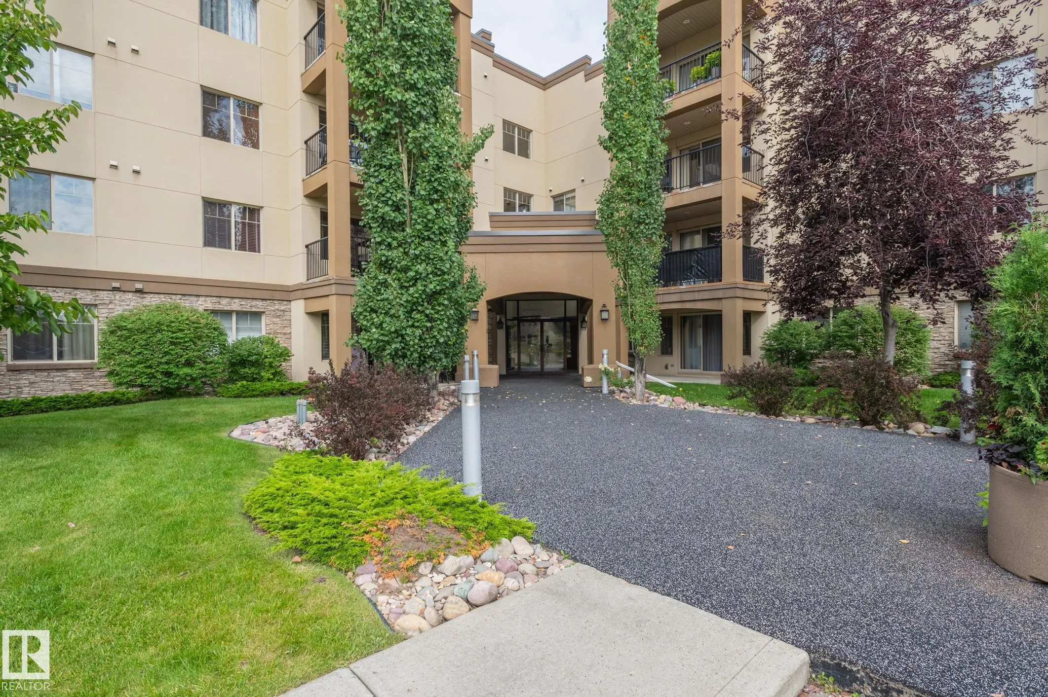 400 PALISADES Way