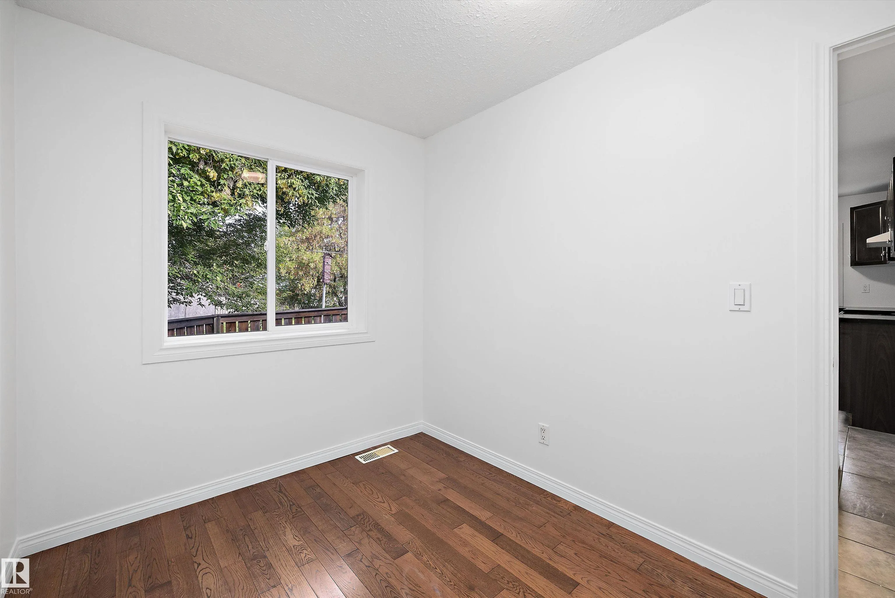 10011 105 Street
