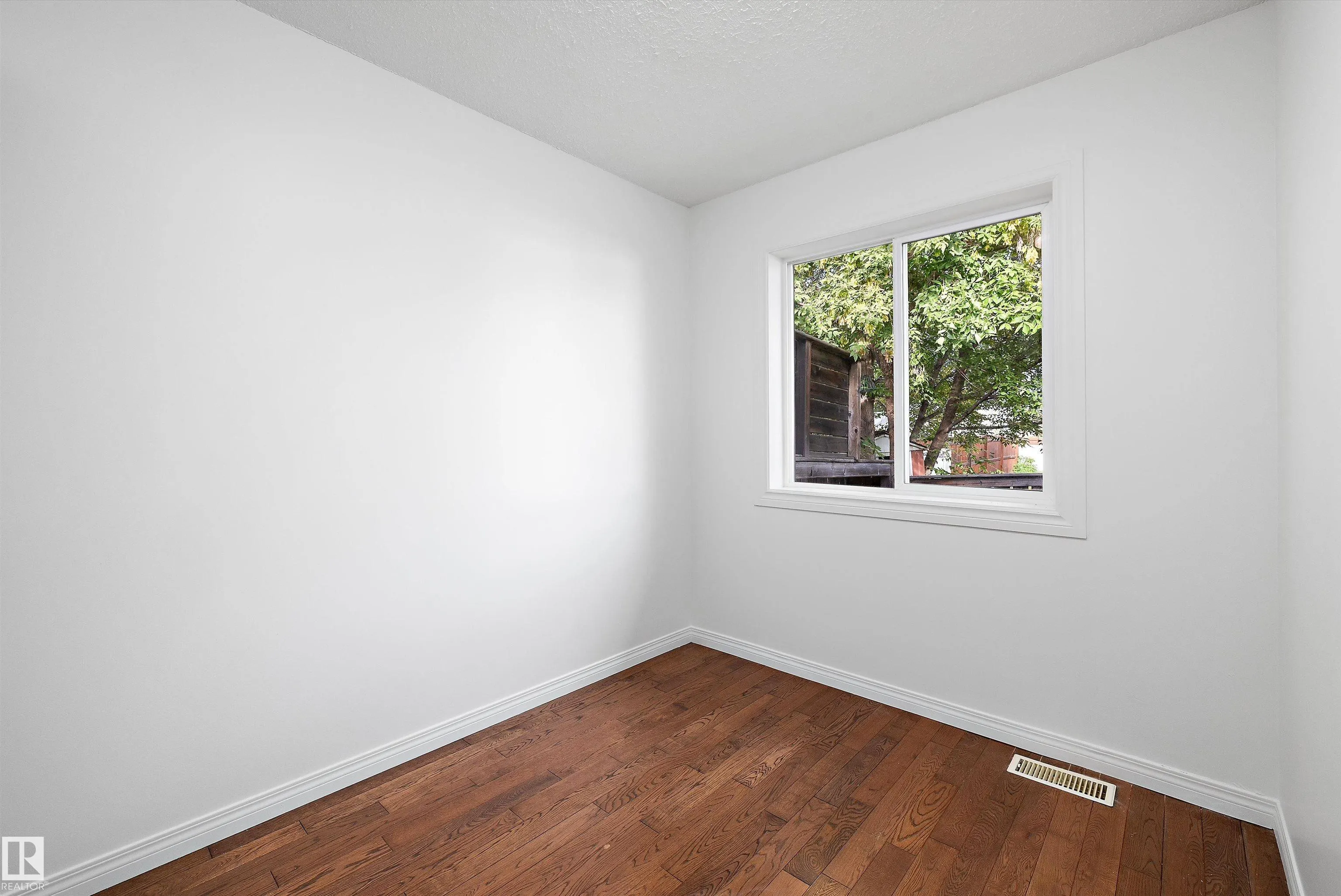 10011 105 Street