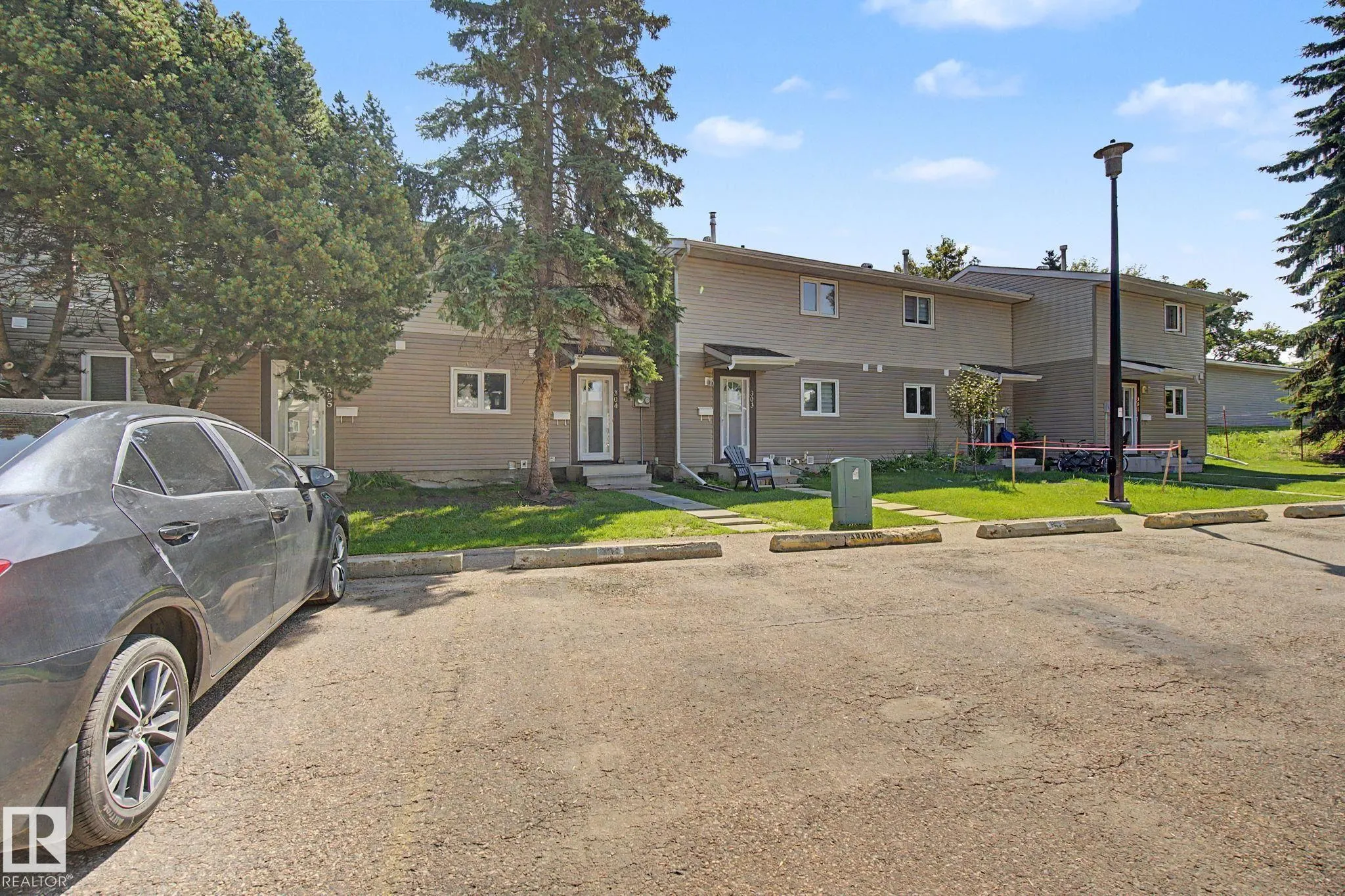 304 SPRUCE Glen