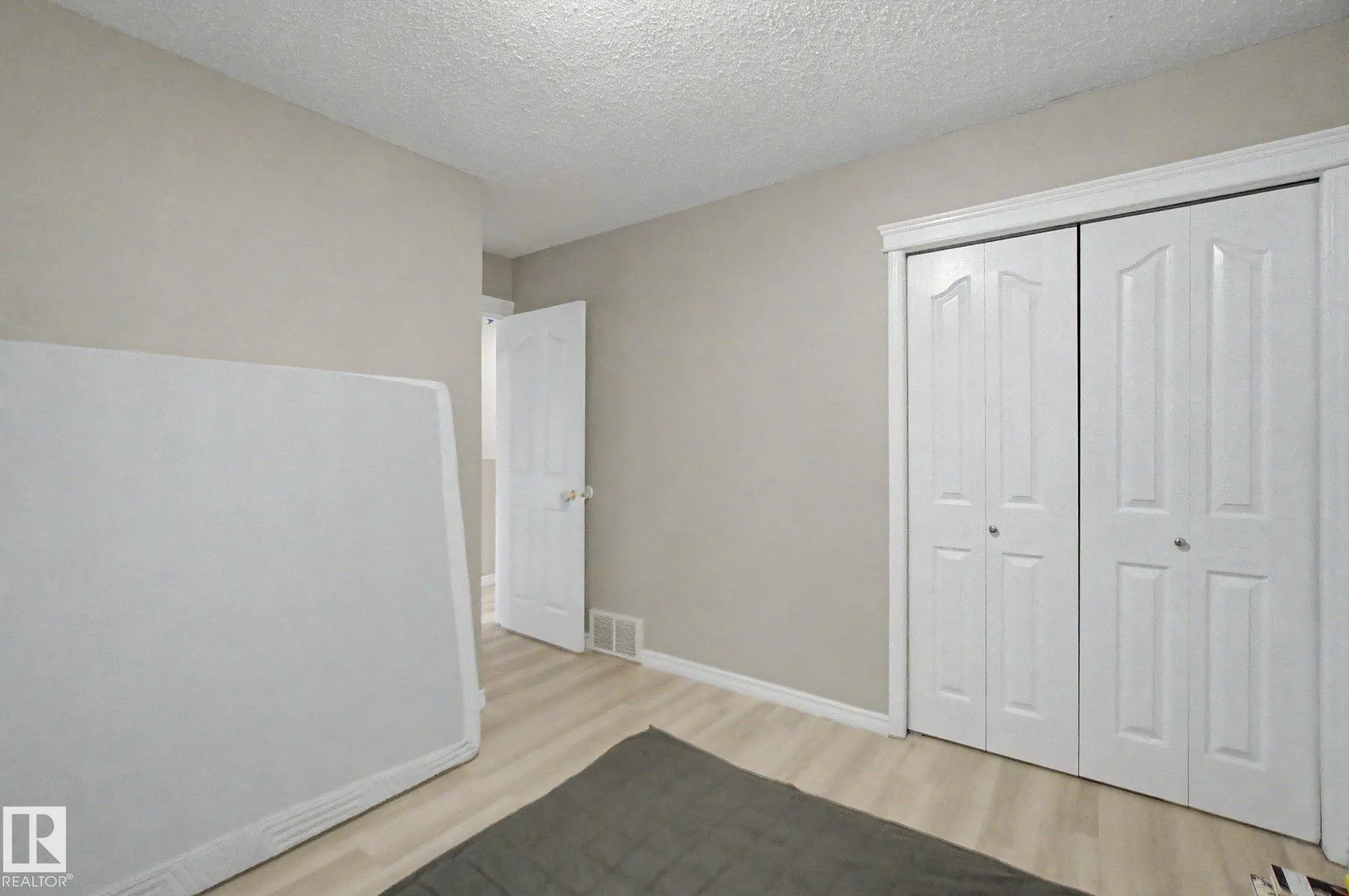 304 SPRUCE Glen