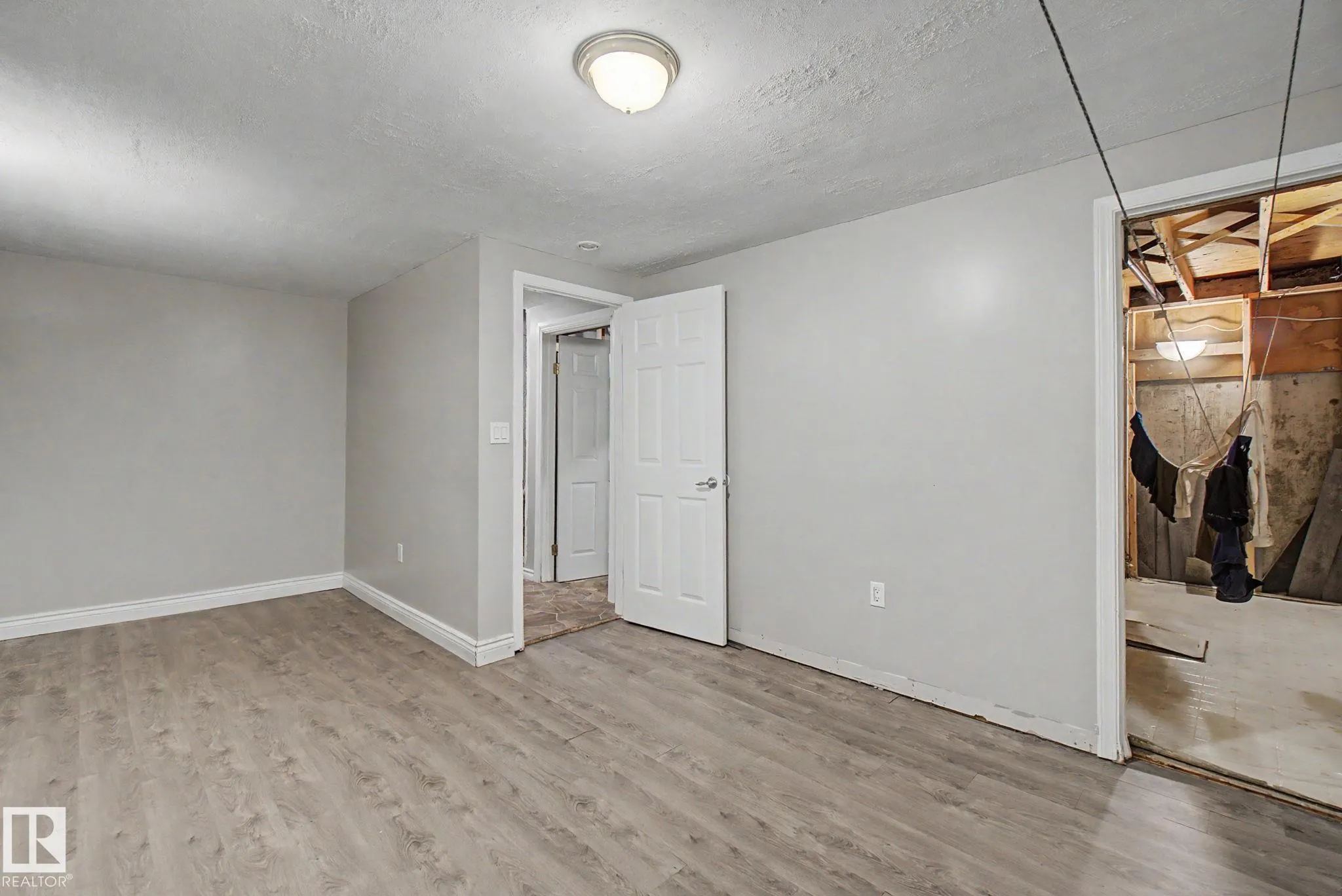 304 SPRUCE Glen