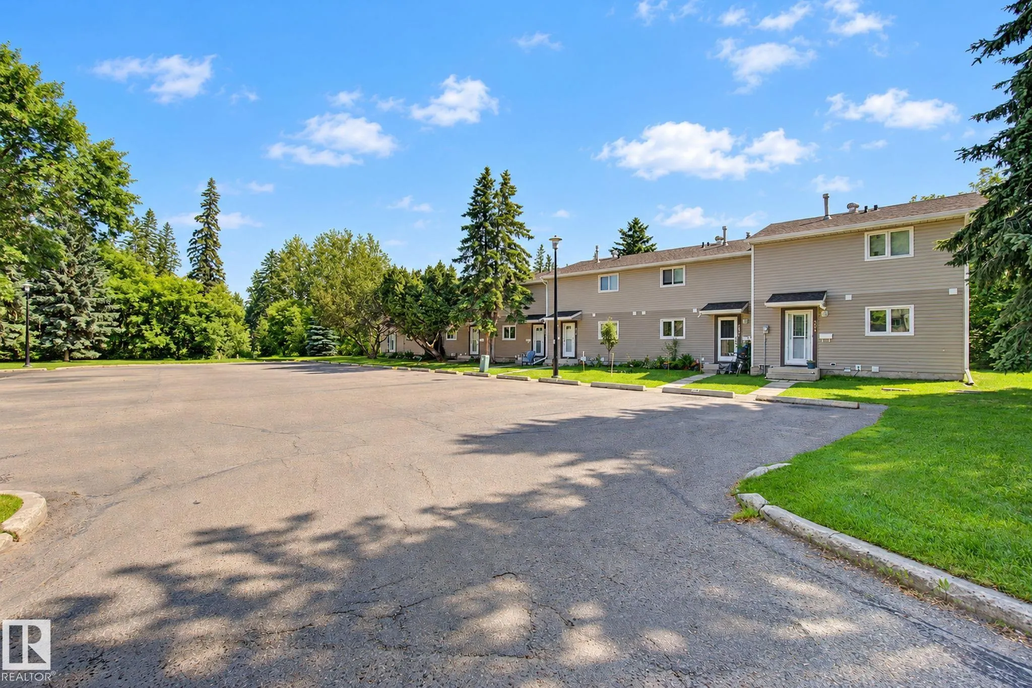 304 SPRUCE Glen