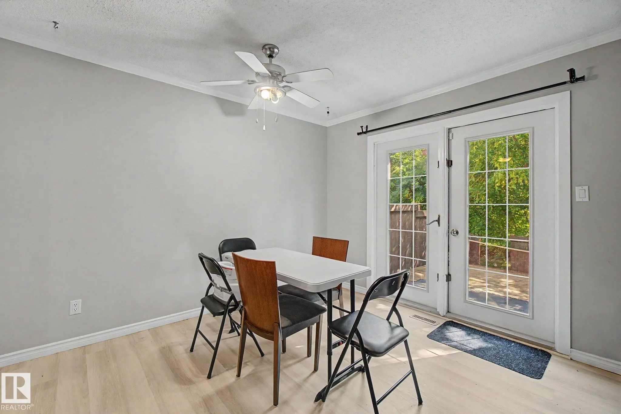 304 SPRUCE Glen