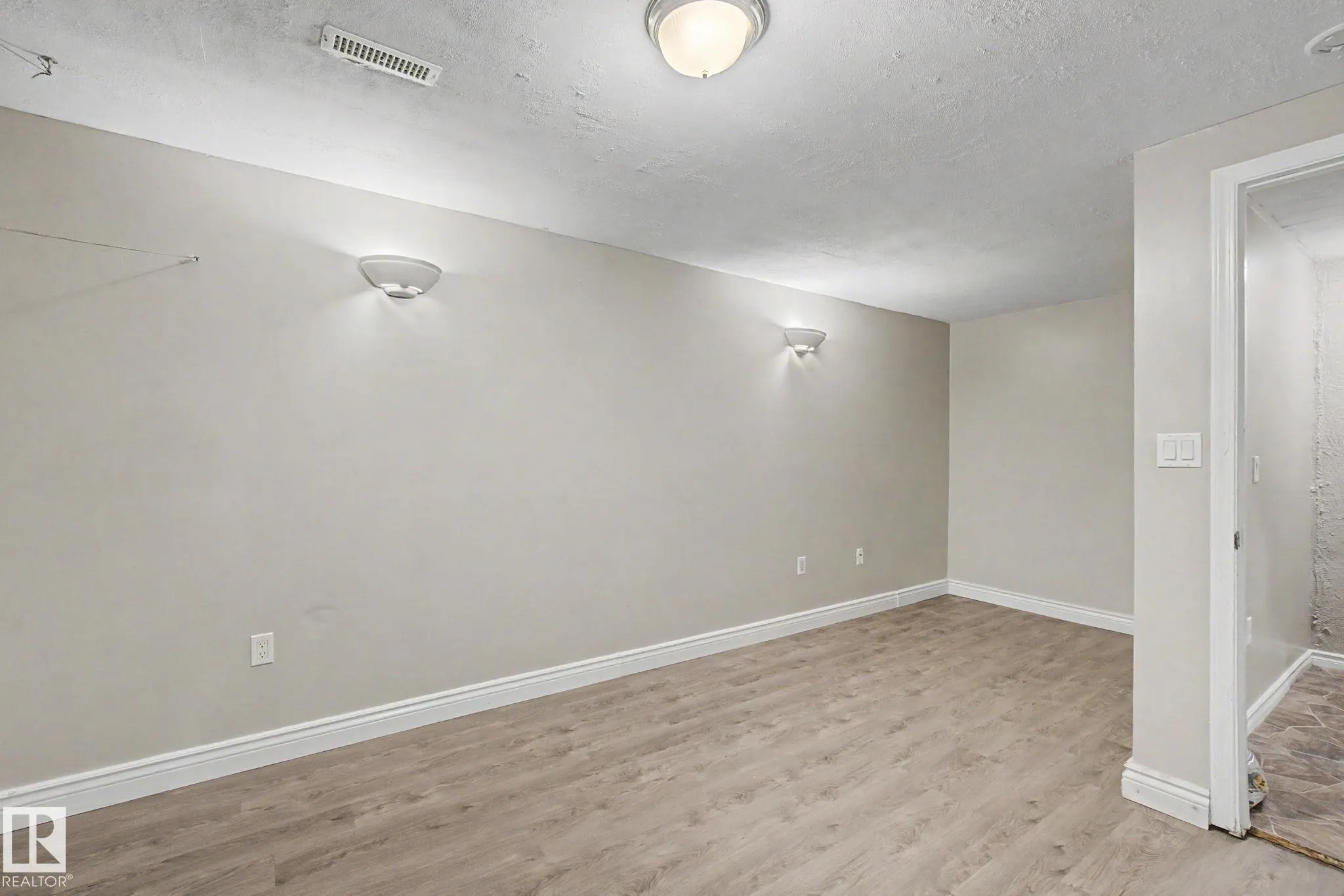 304 SPRUCE Glen