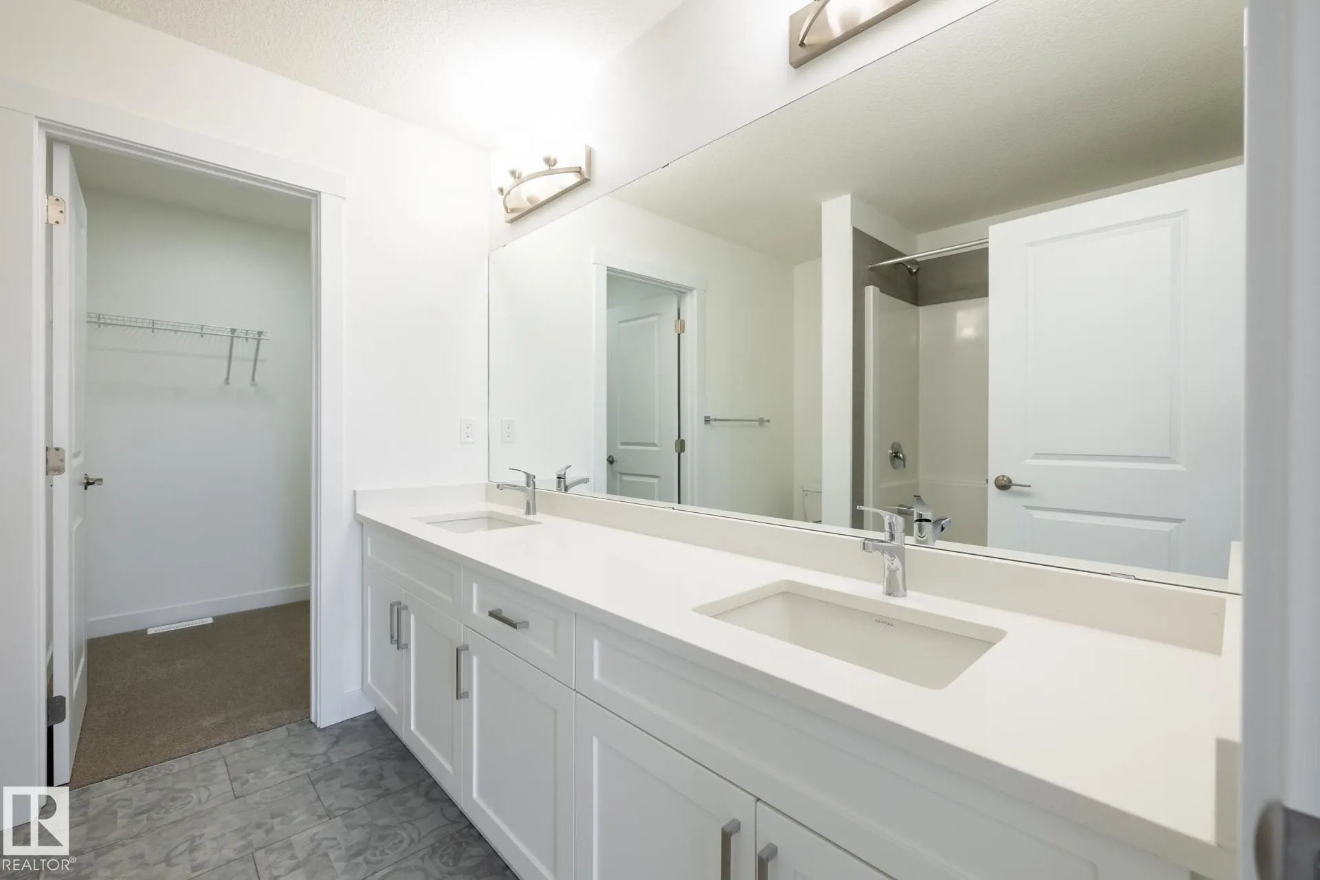 608 Ashgrove Circle