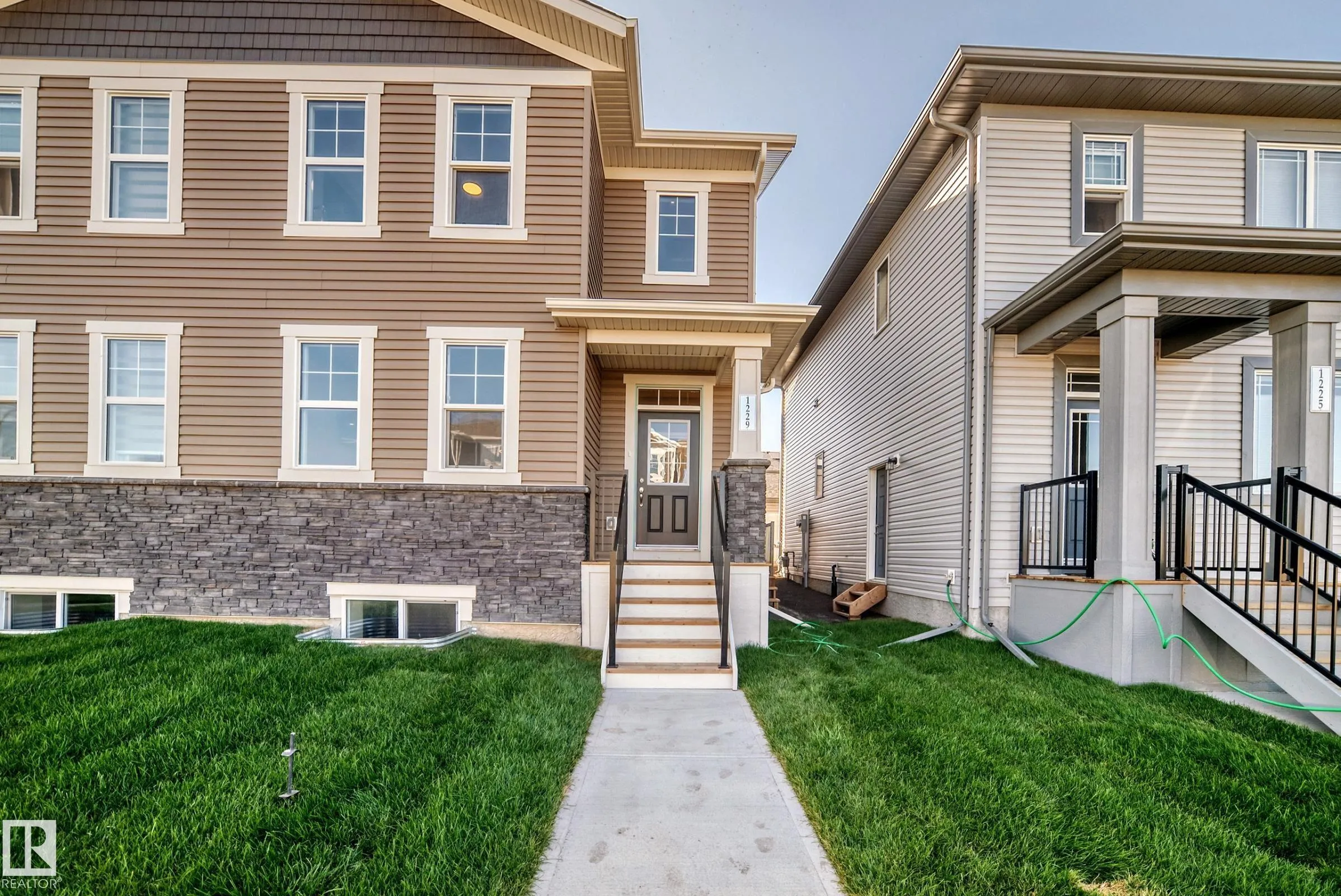 1229 Stoneside Road