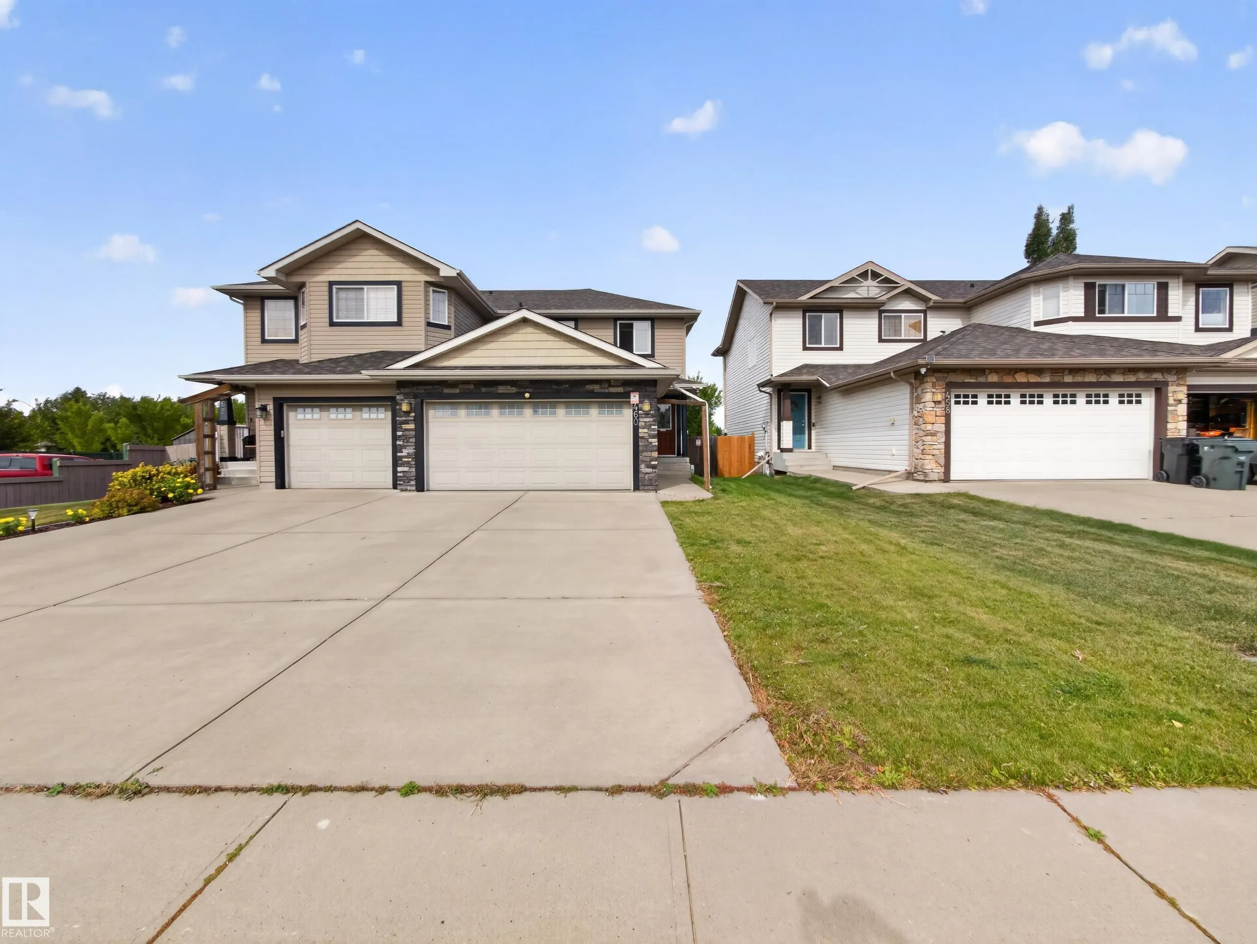 460 CHARLOTTE Crescent
