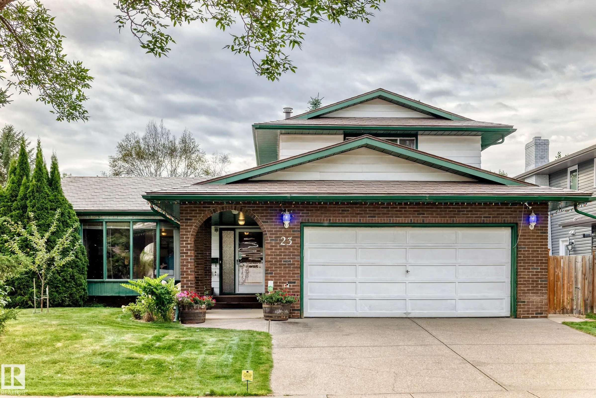 23 WOODLANDS Road