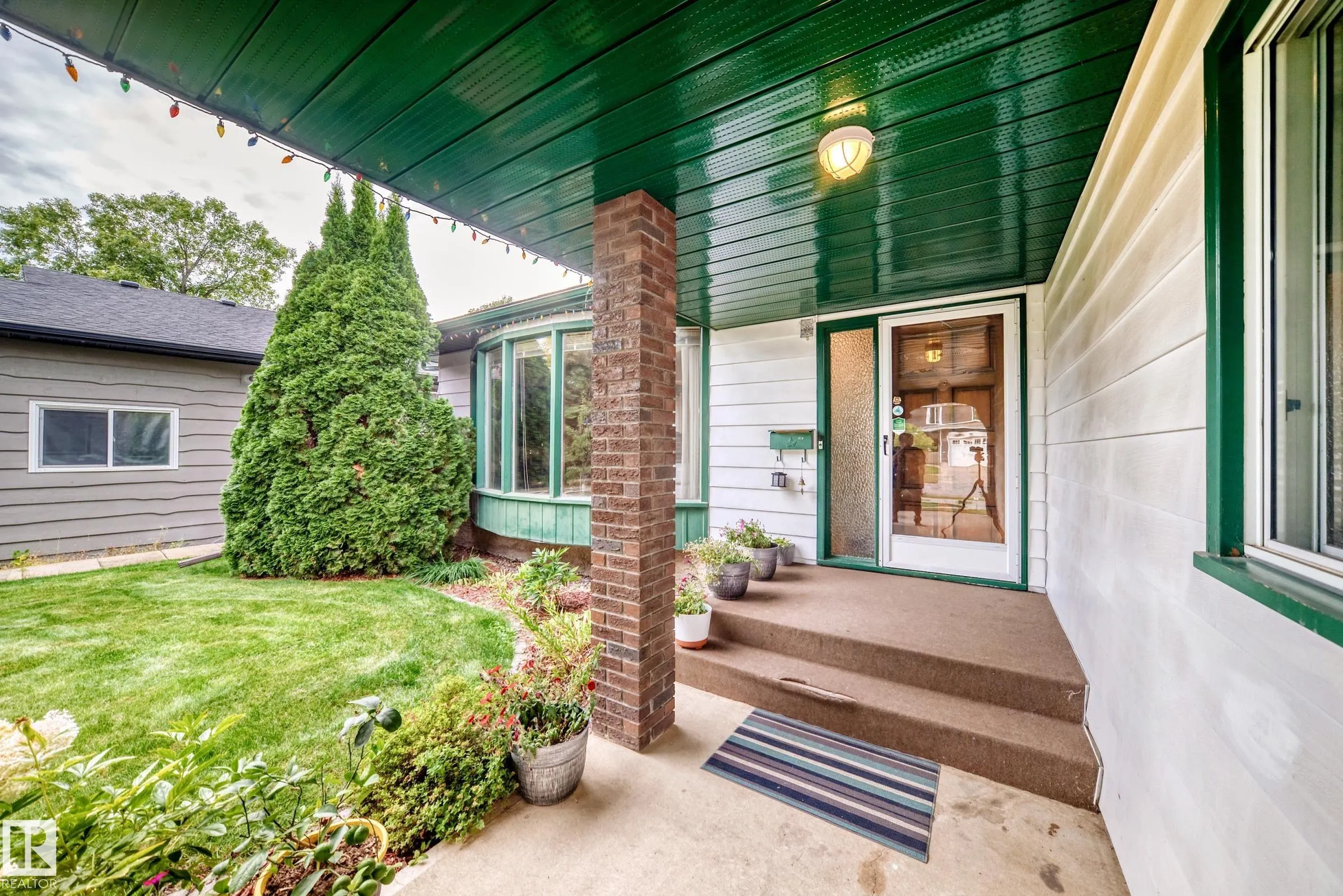 23 WOODLANDS Road