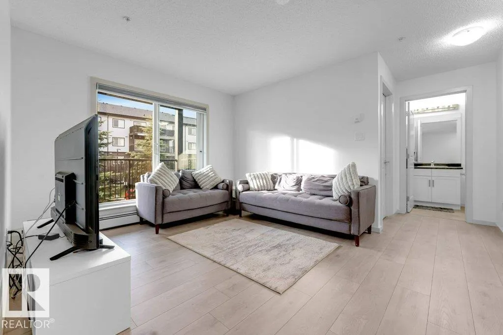 390 WINDERMERE Road