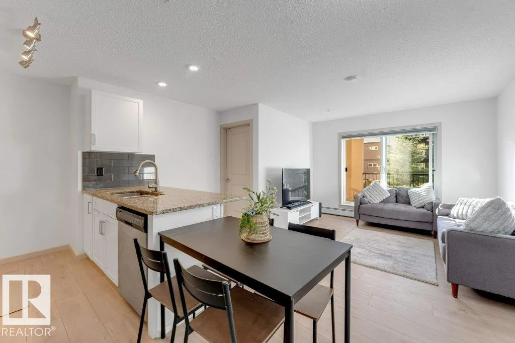 390 WINDERMERE Road