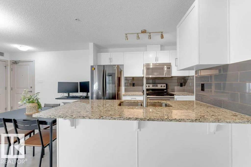 390 WINDERMERE Road