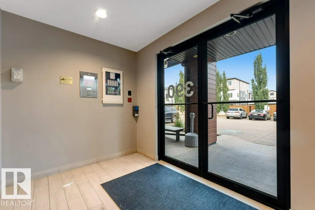 390 WINDERMERE Road