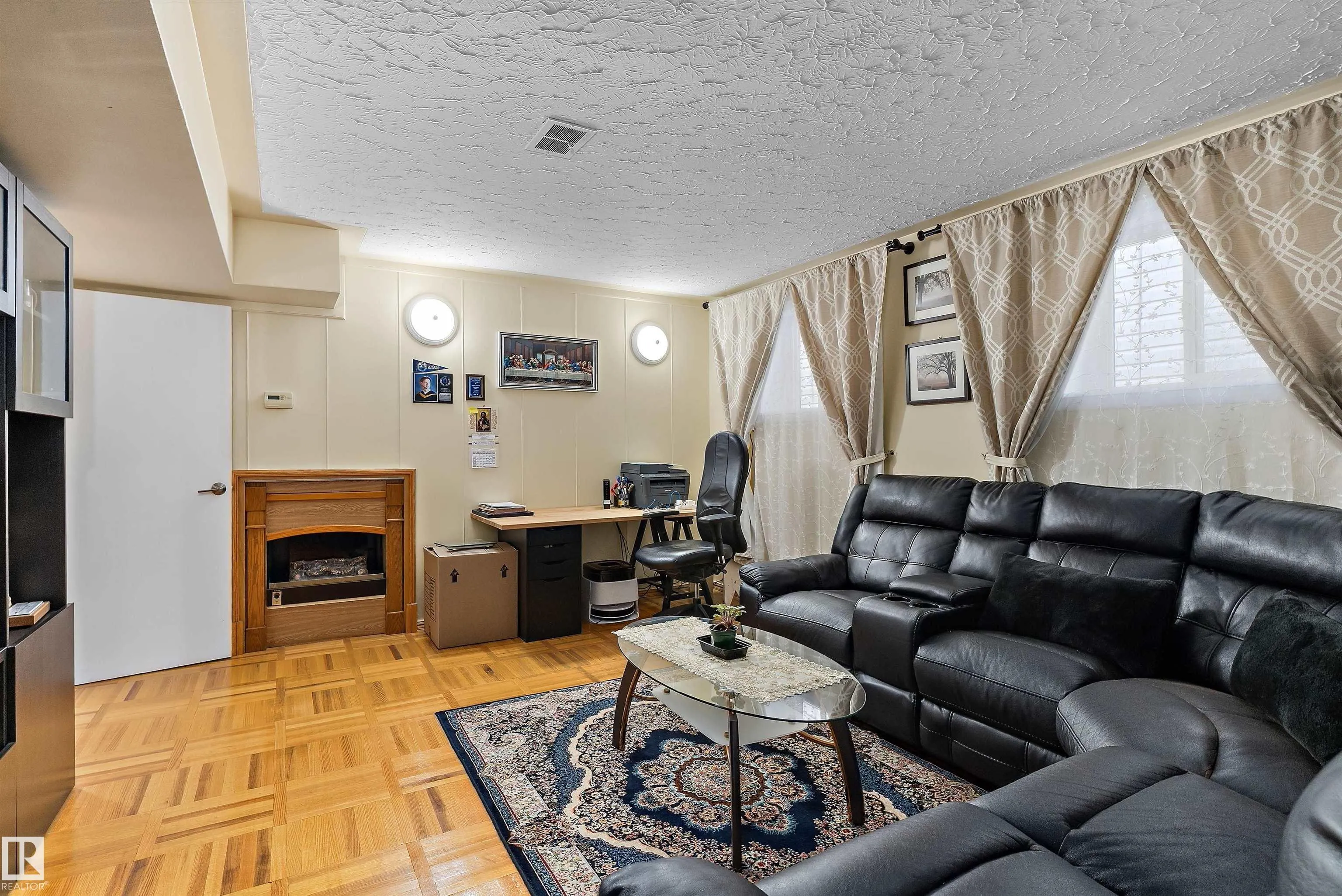 11911 70 Street
