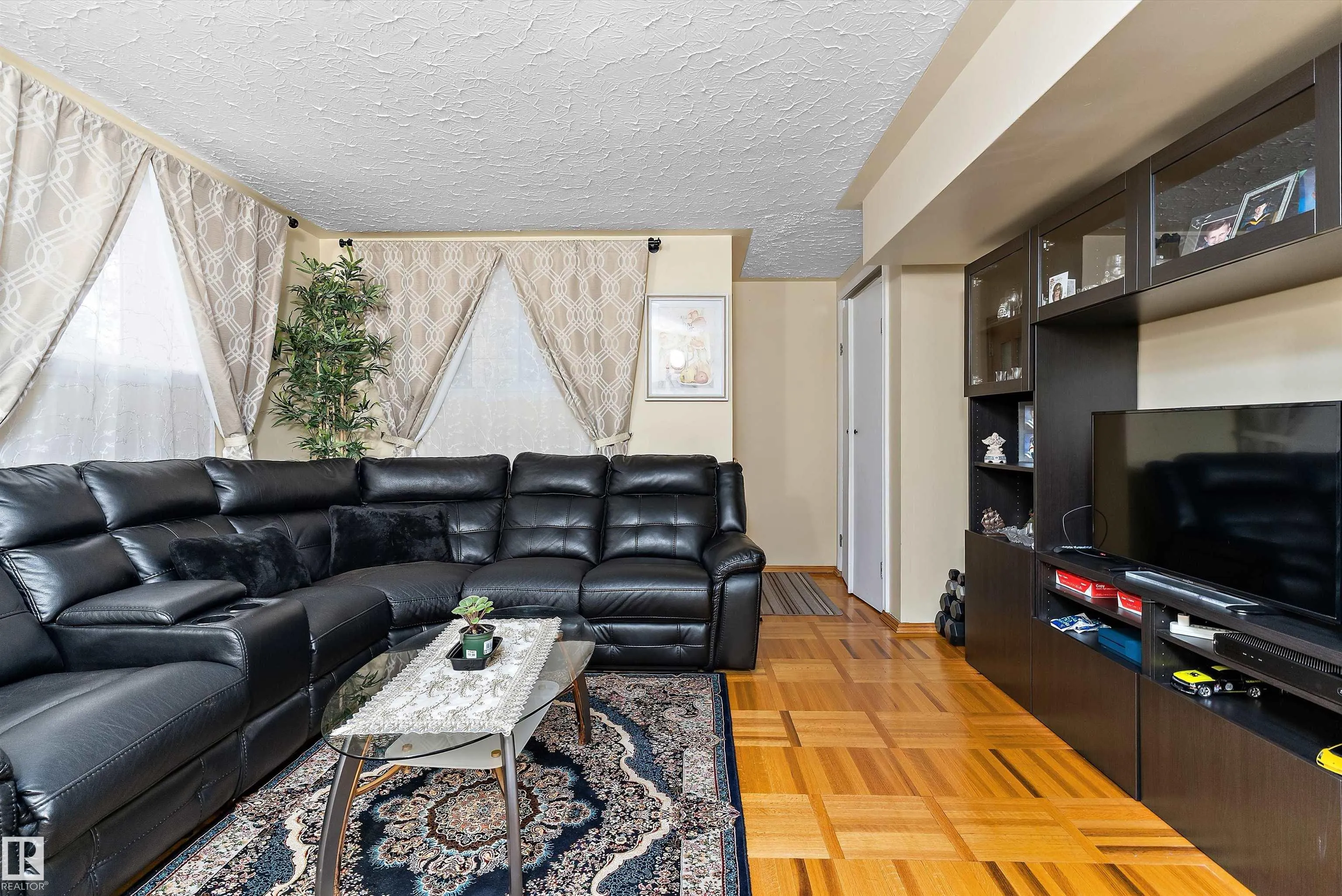 11911 70 Street