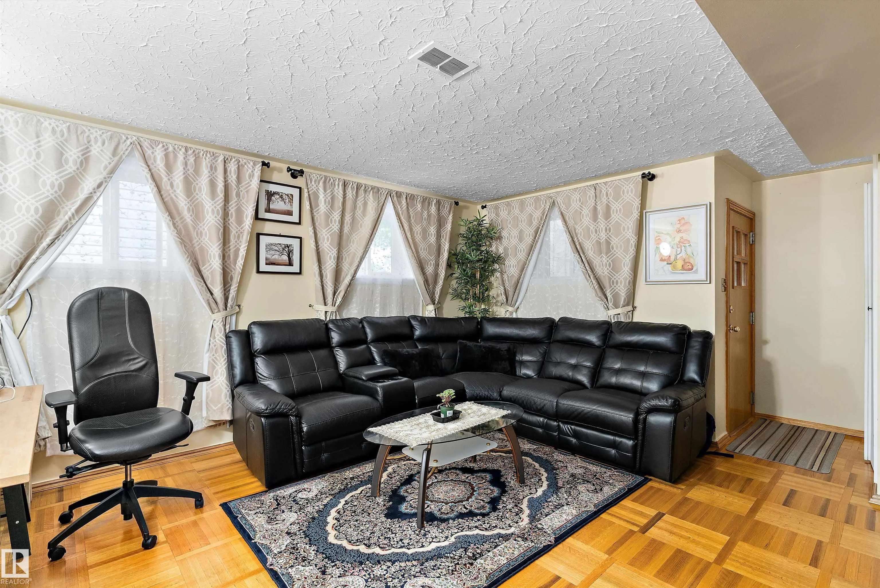 11911 70 Street
