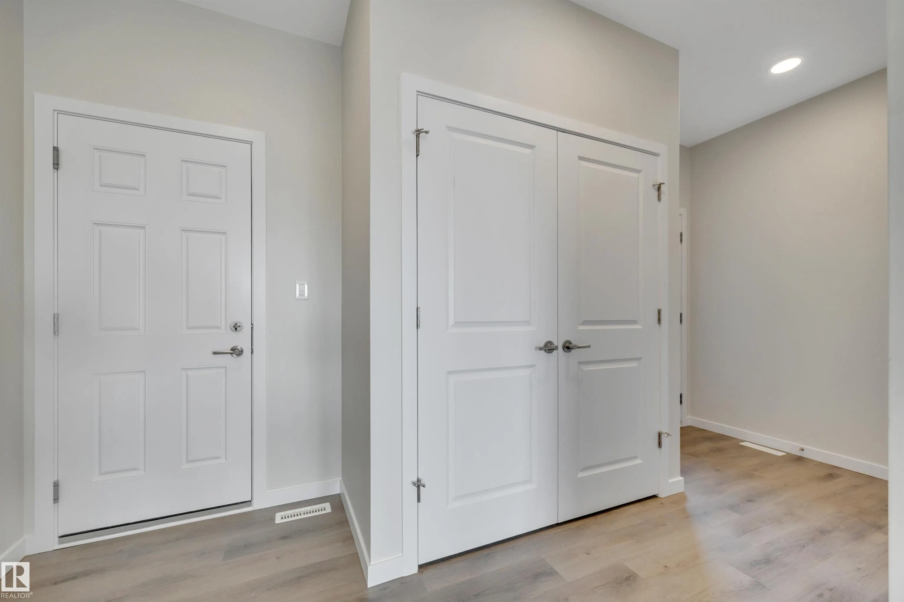 5439 Hawthorn Run