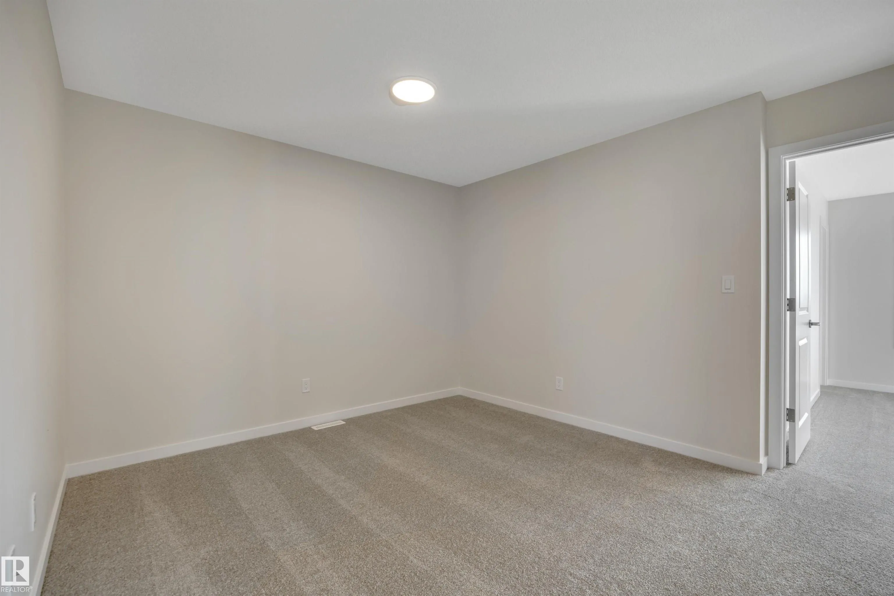 5439 Hawthorn Run