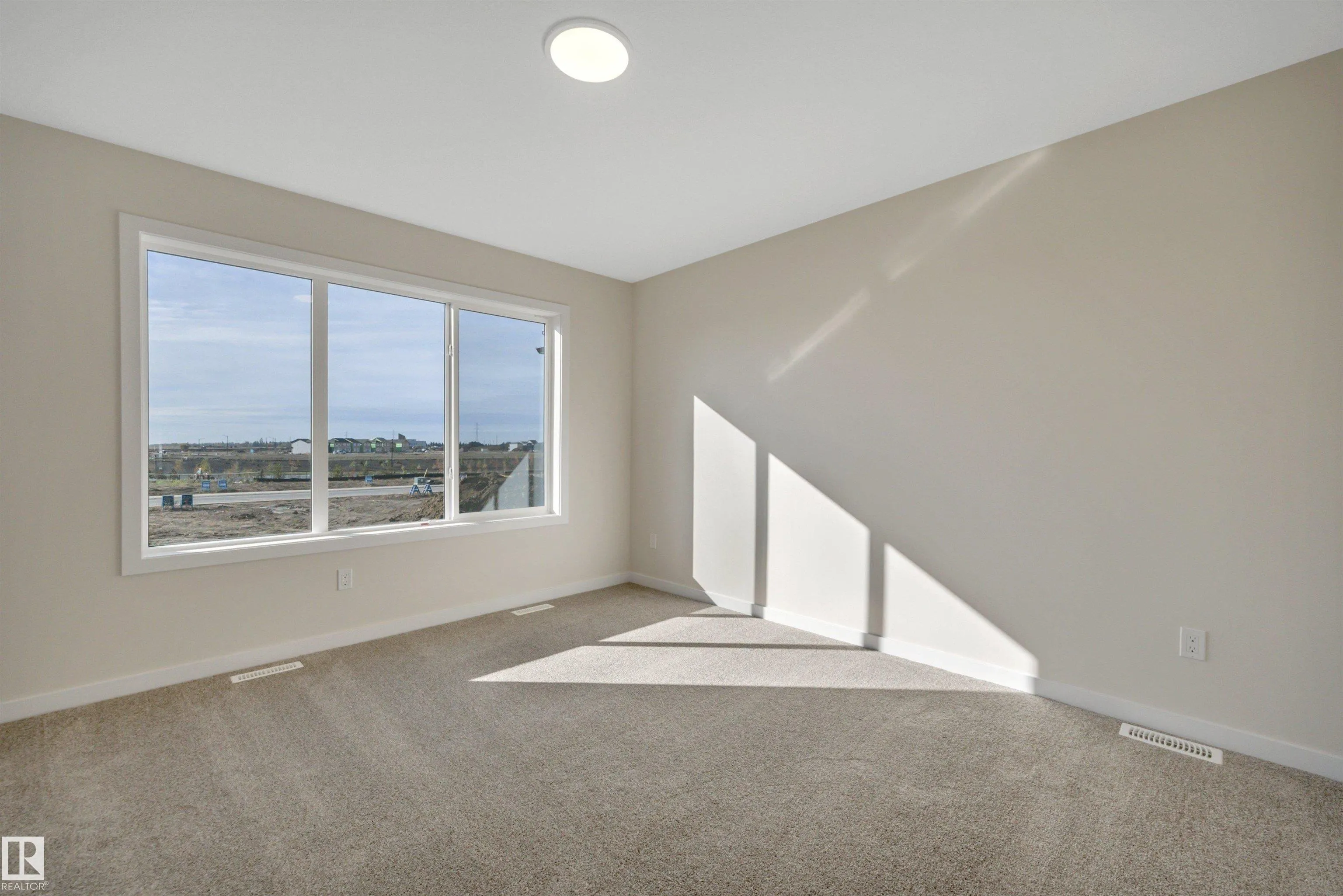 5439 Hawthorn Run