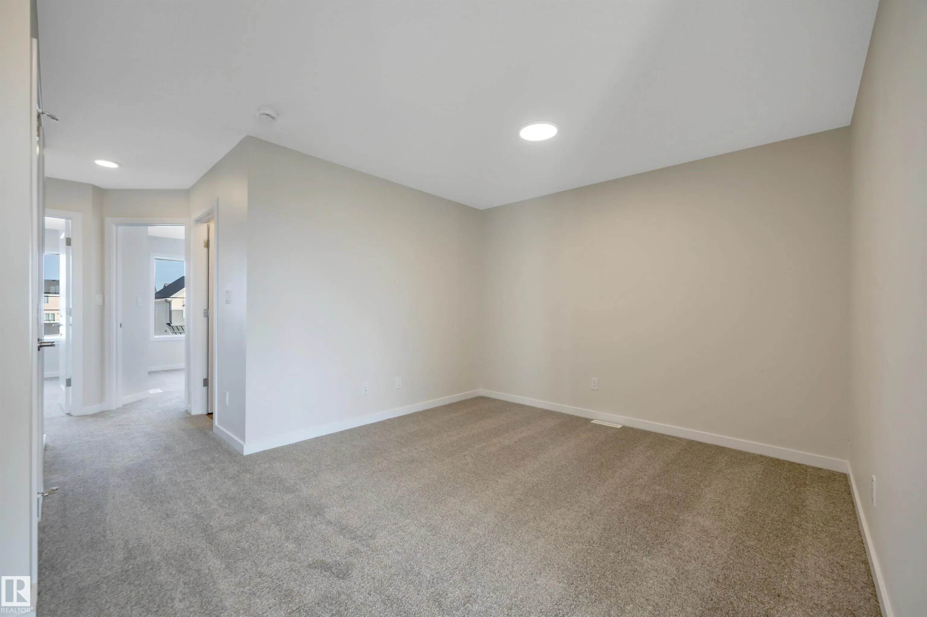 5439 Hawthorn Run