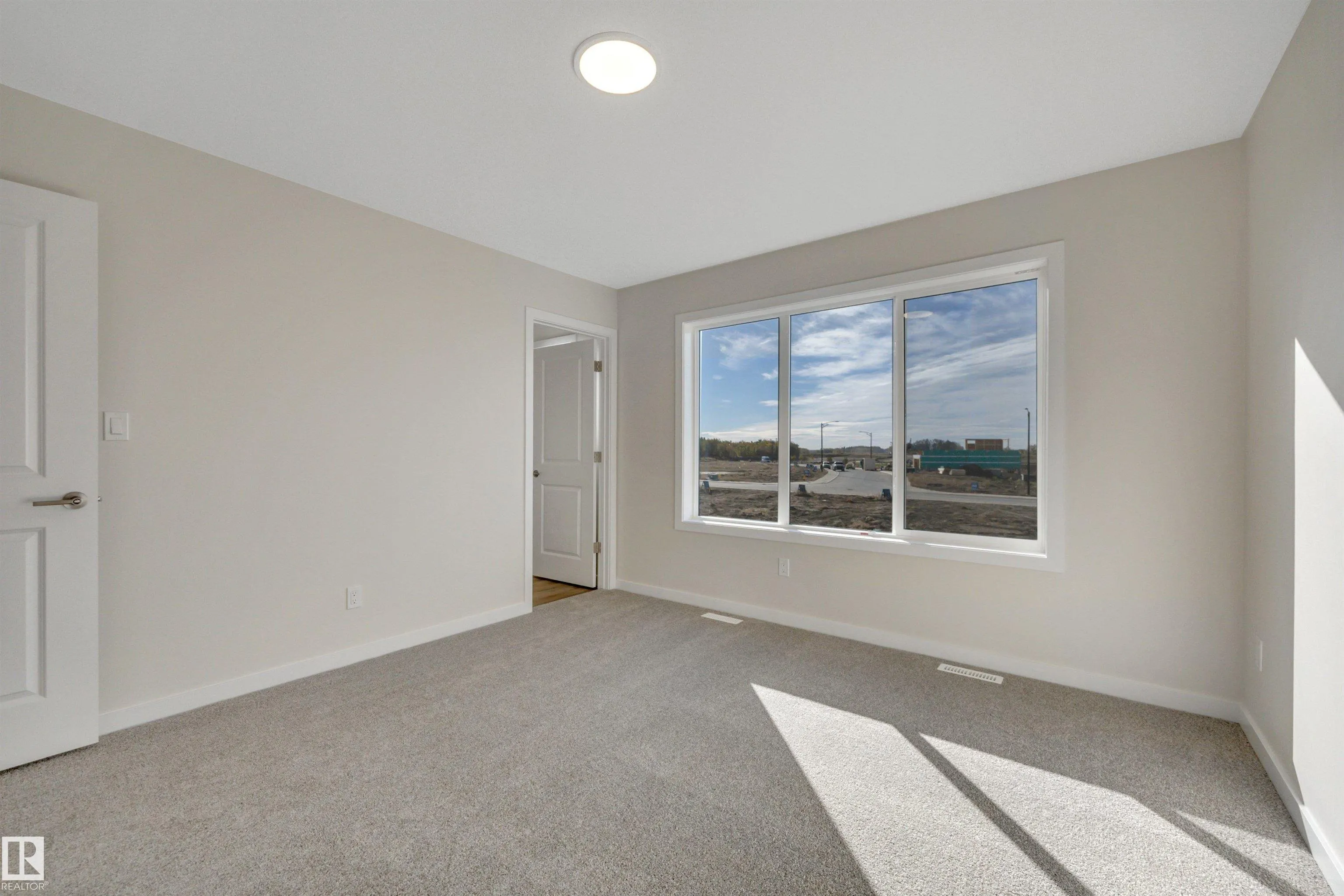 5439 Hawthorn Run