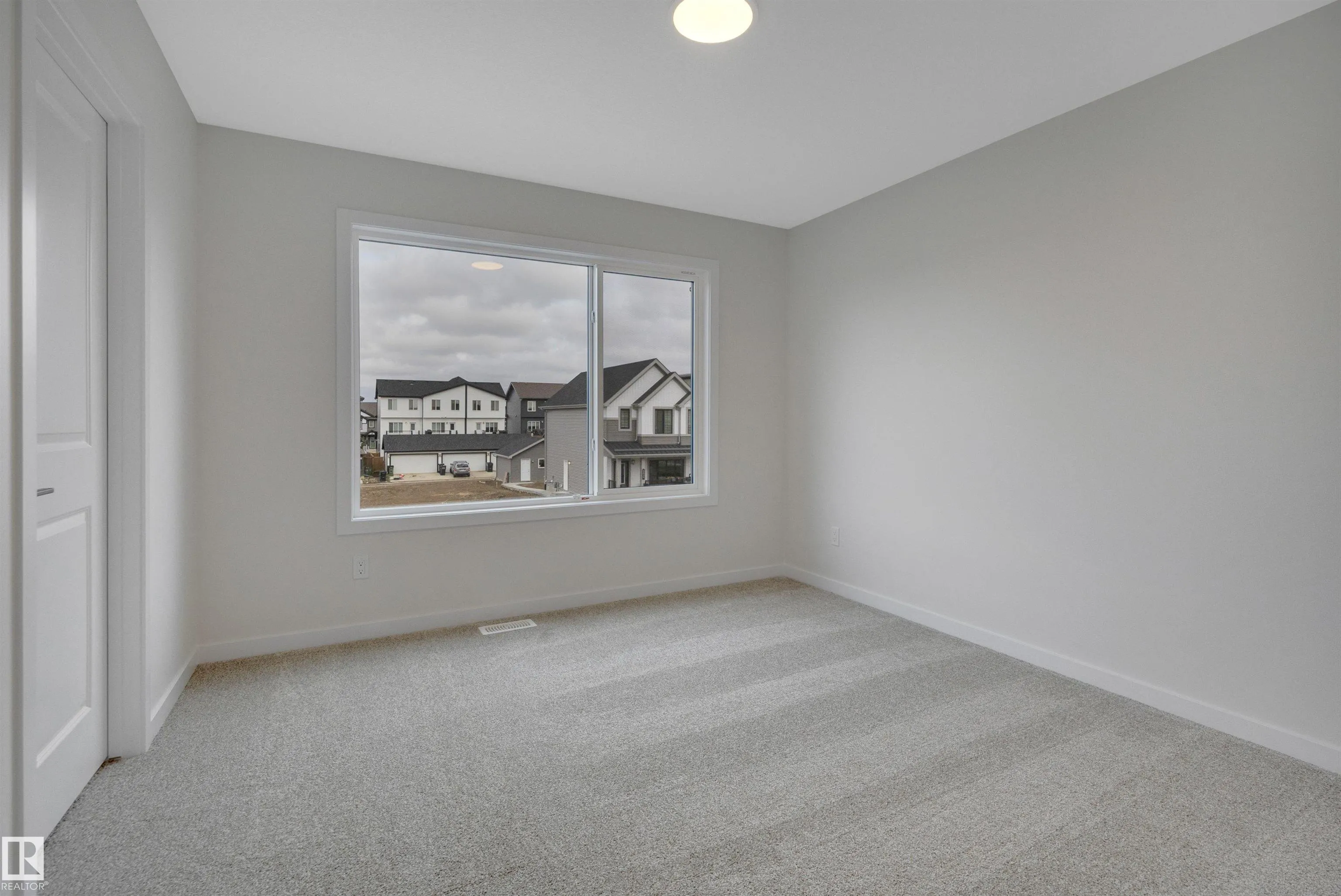 5441 Hawthorn Run