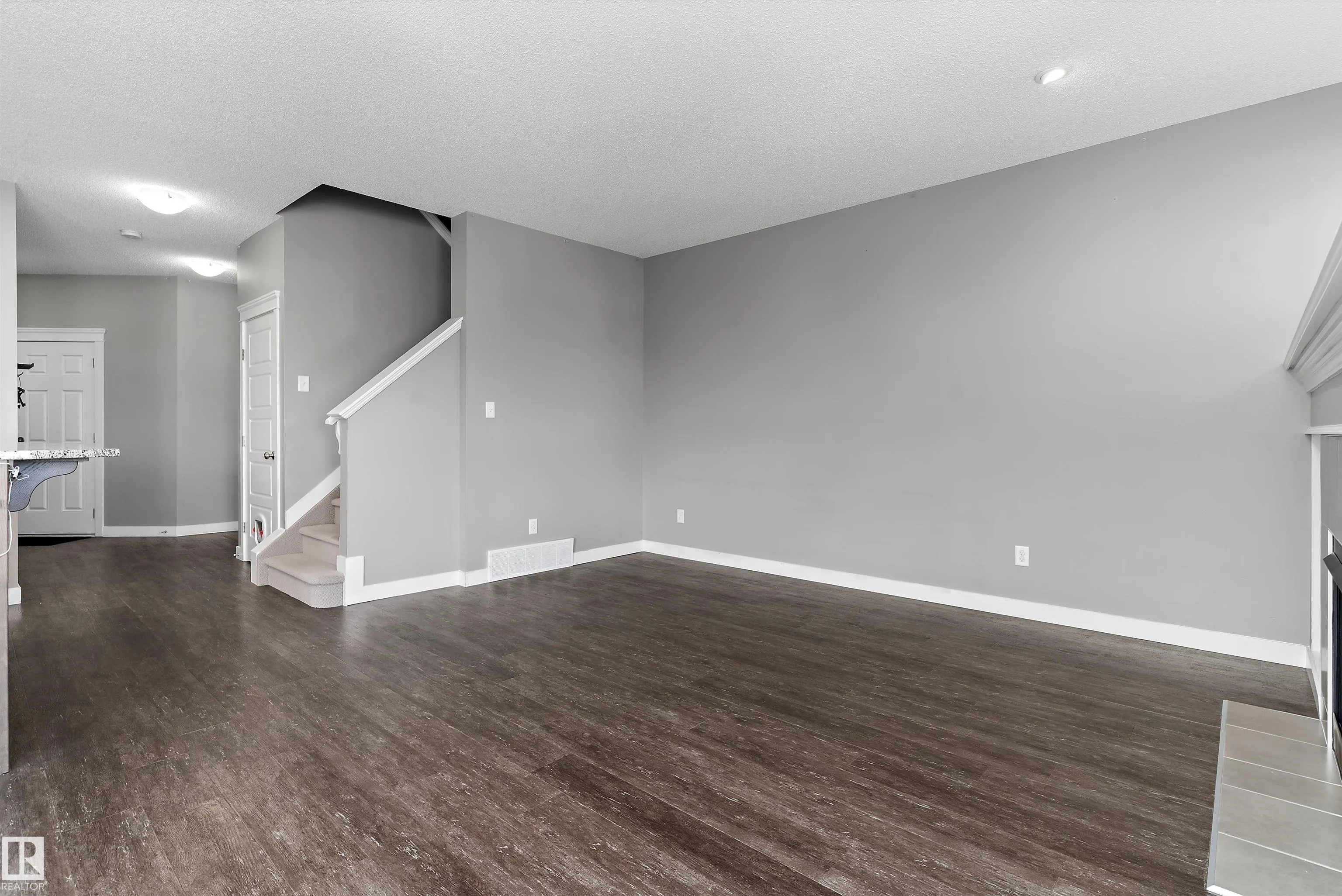 948 MORRIS Way