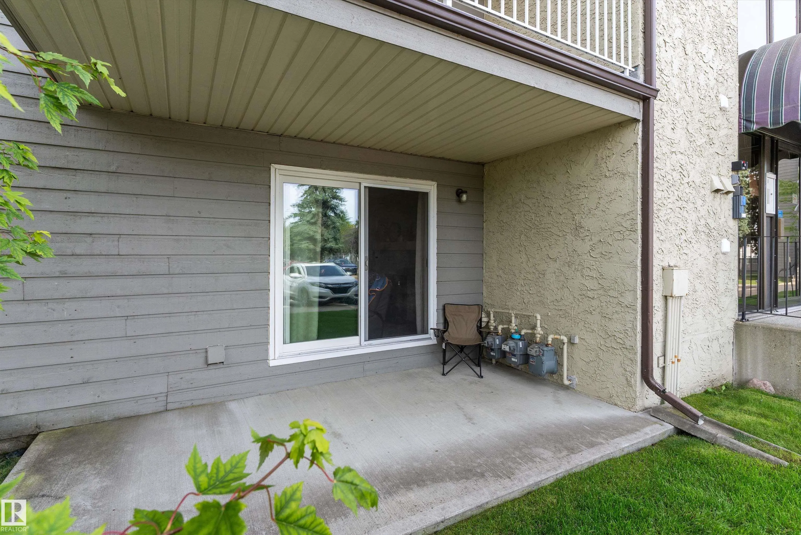 32 ALPINE Place