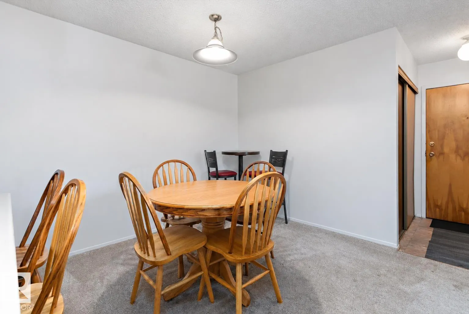 32 ALPINE Place