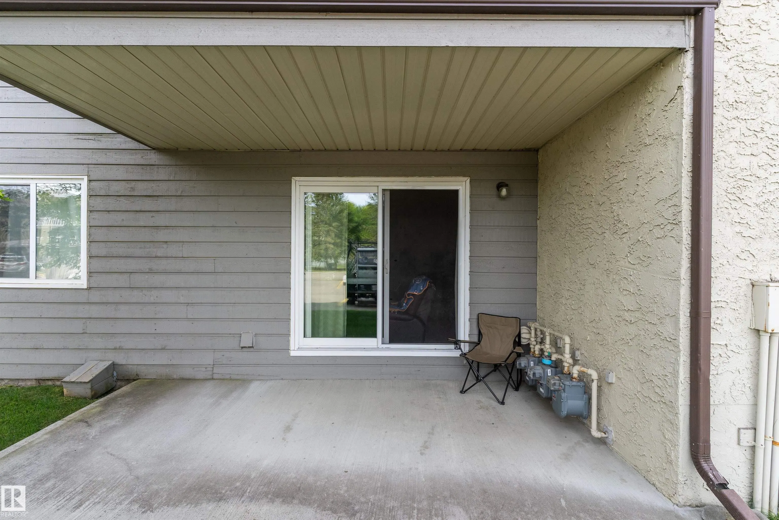 32 ALPINE Place