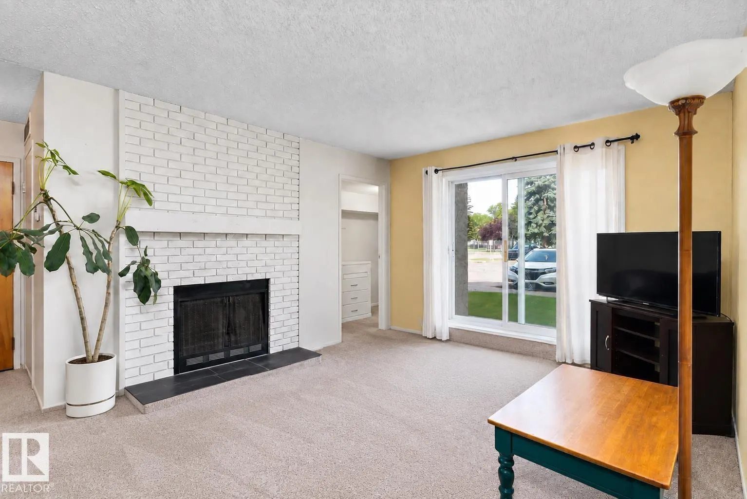32 ALPINE Place
