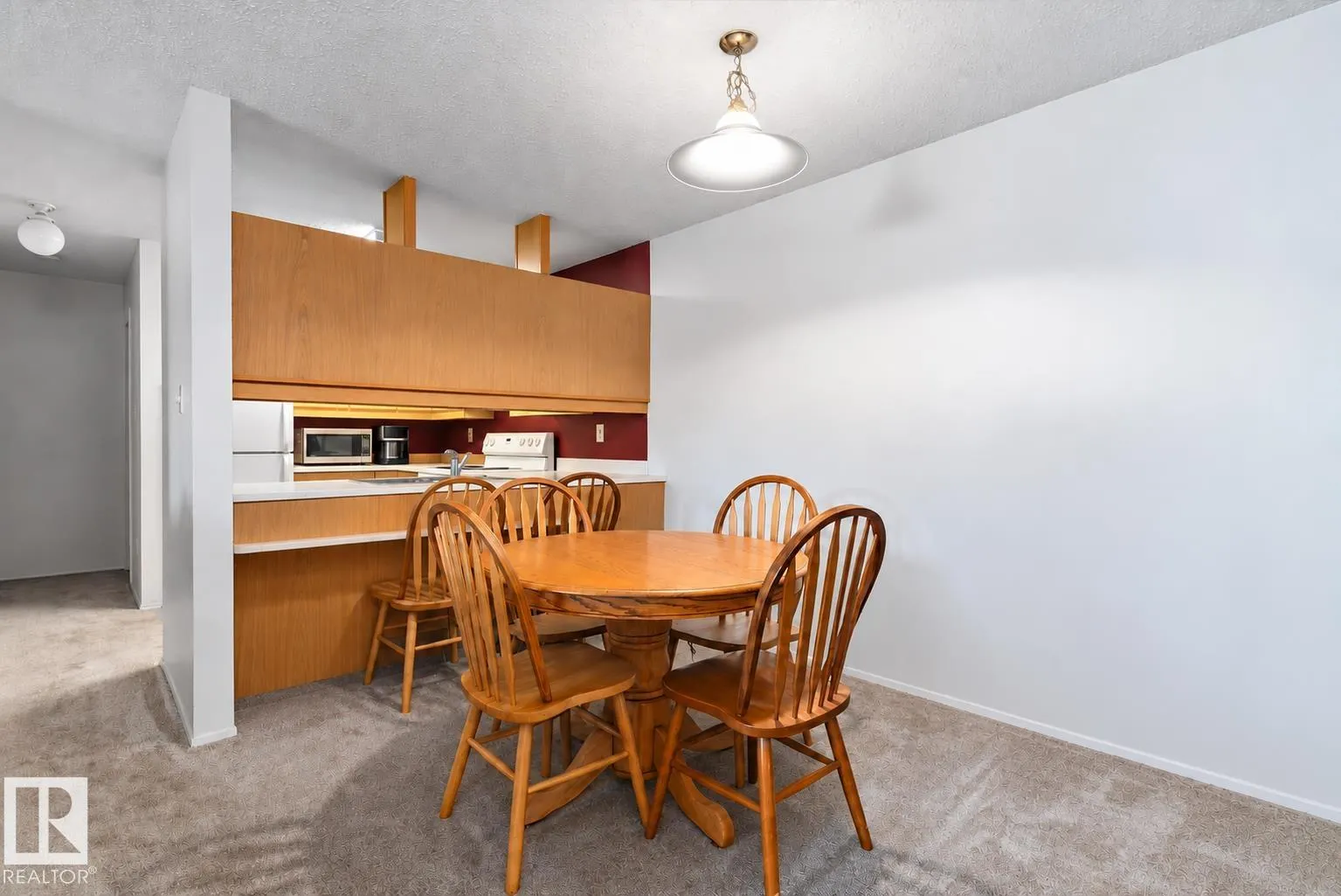 32 ALPINE Place