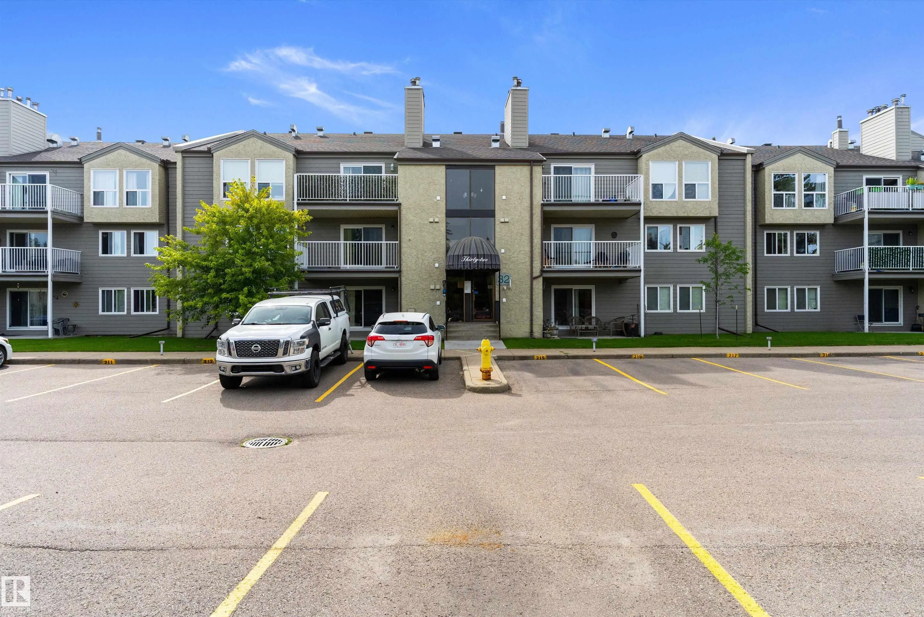 32 ALPINE Place