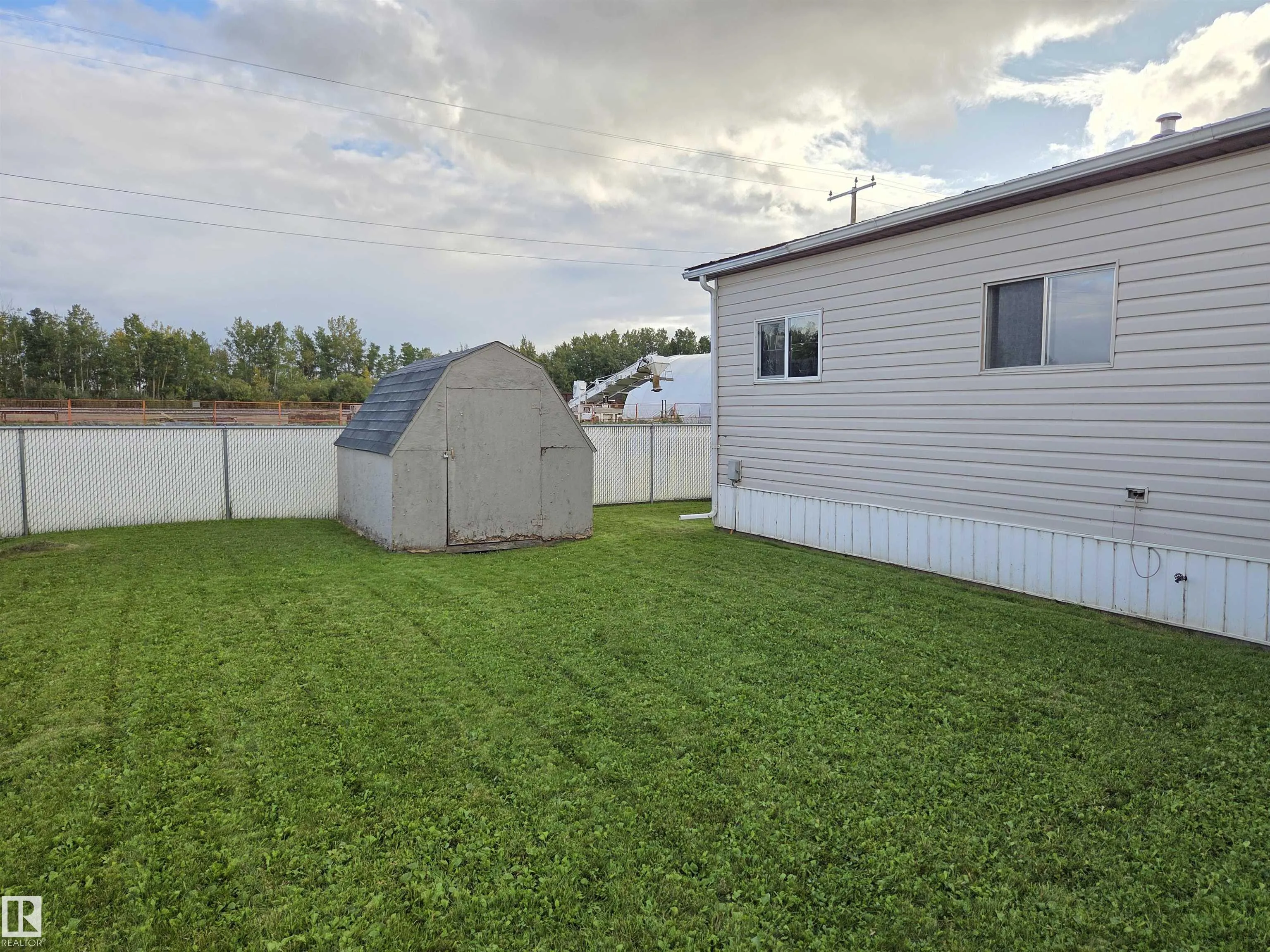 5 Calmar Mobile Home Park