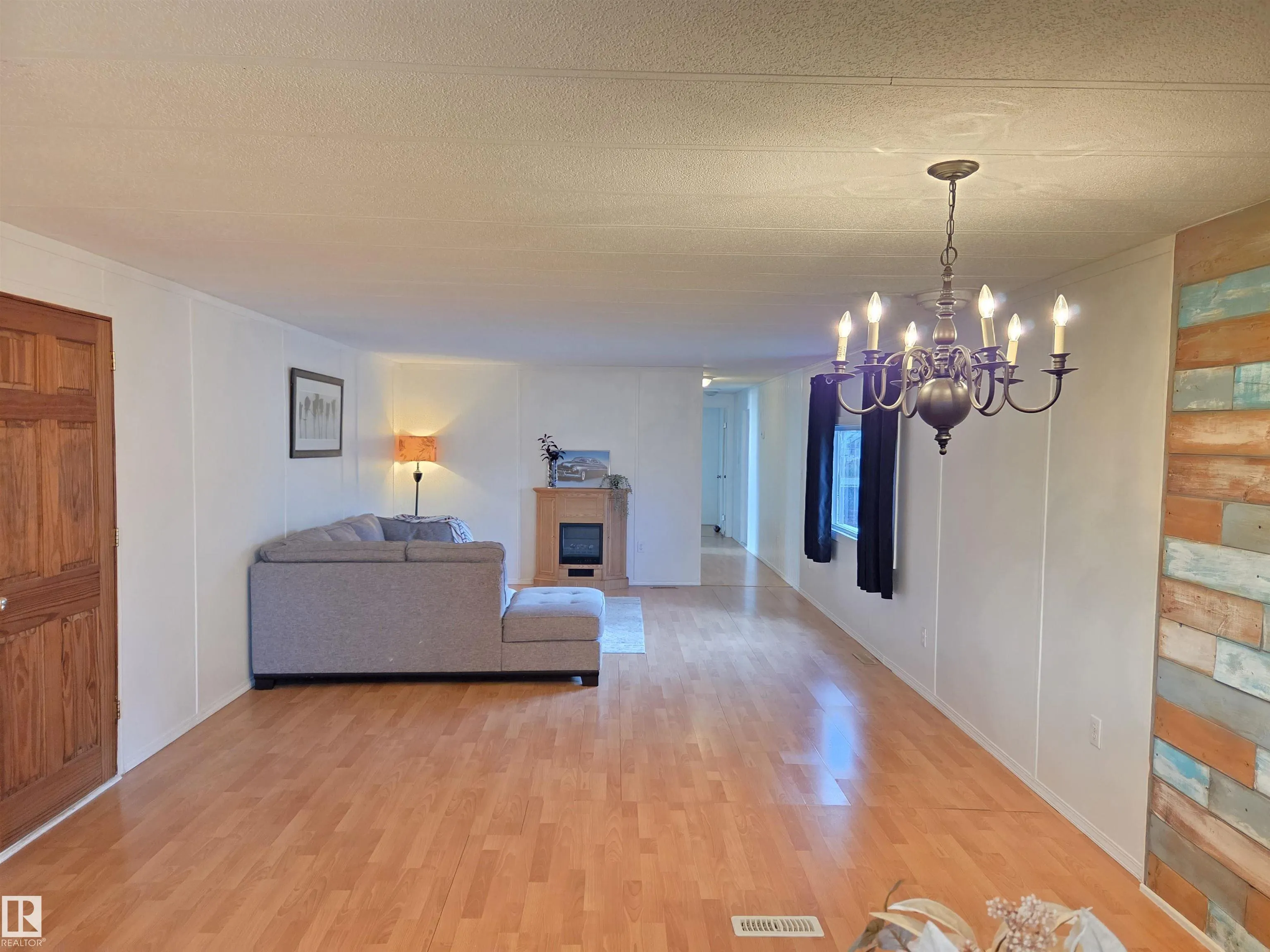 5 Calmar Mobile Home Park