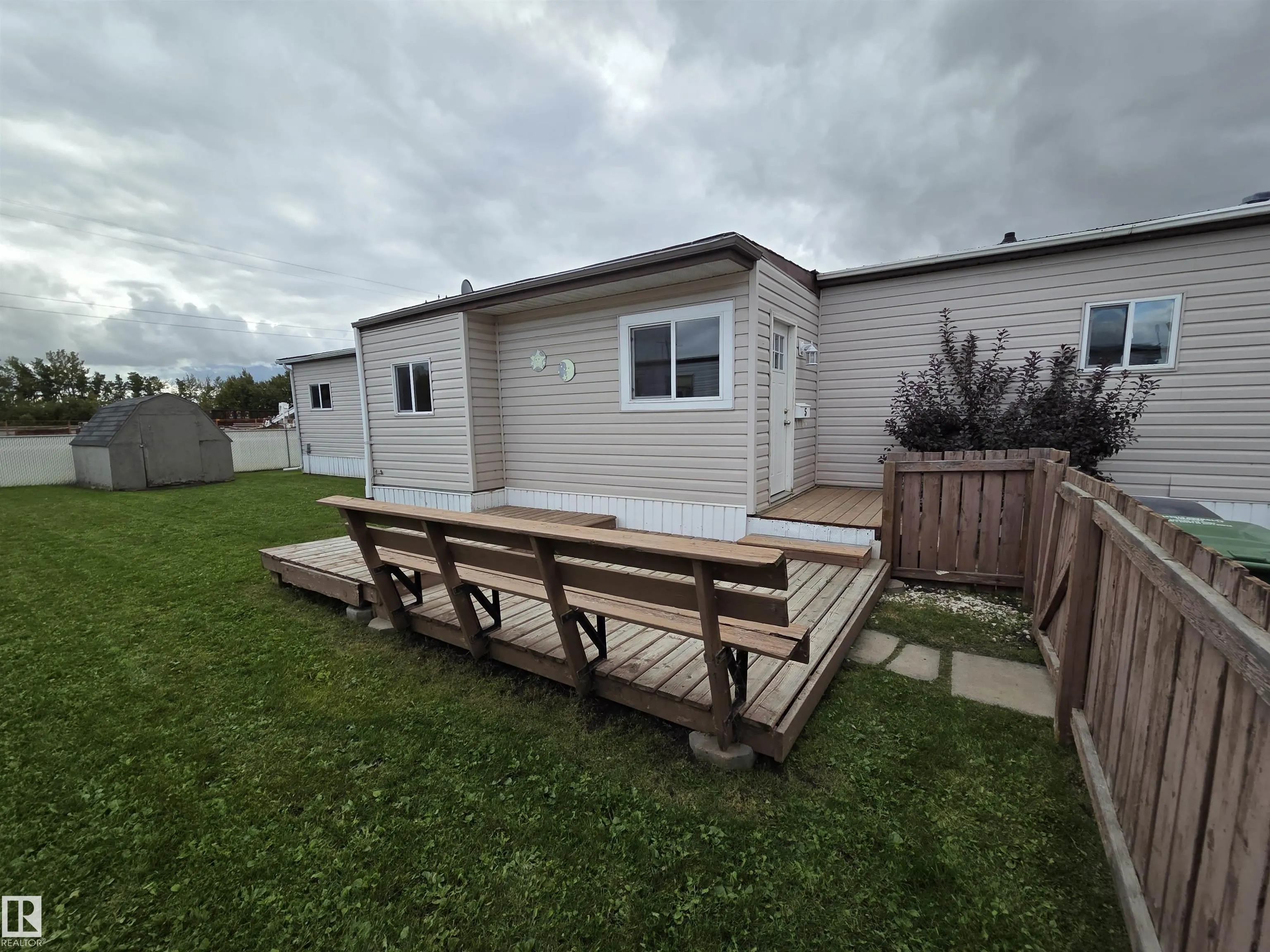 5 Calmar Mobile Home Park
