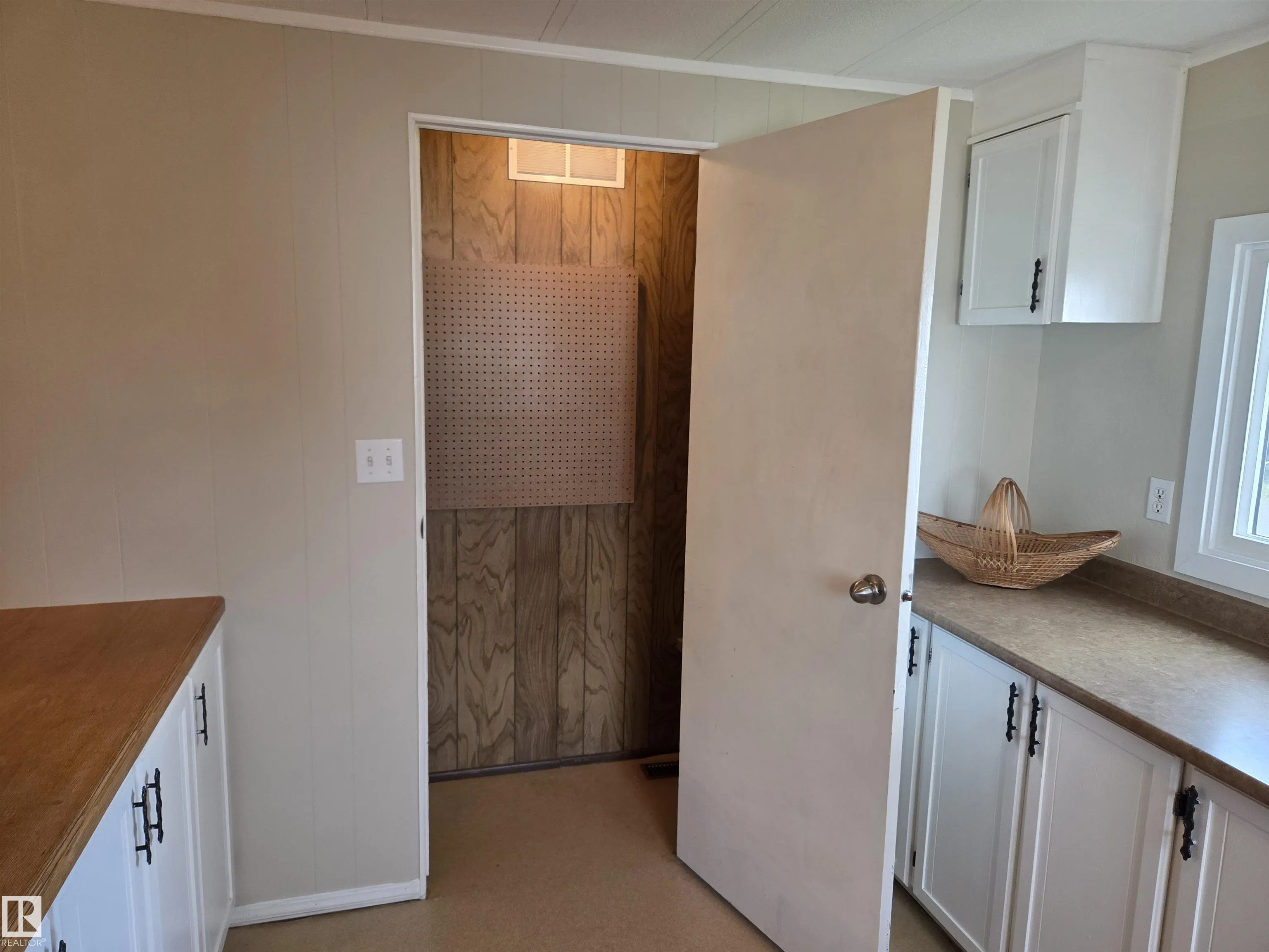 5 Calmar Mobile Home Park